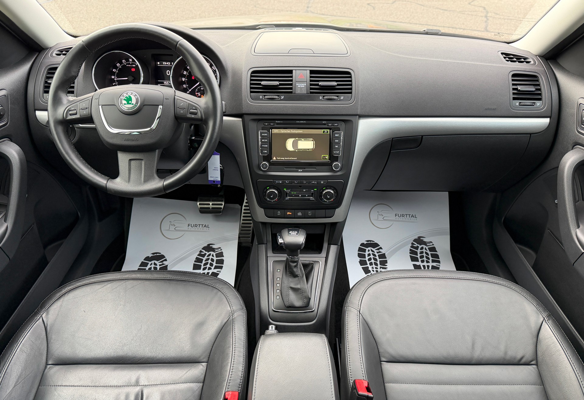 SKODA Yeti 2.0 TDI Elegance 4x4 DSG-image-15