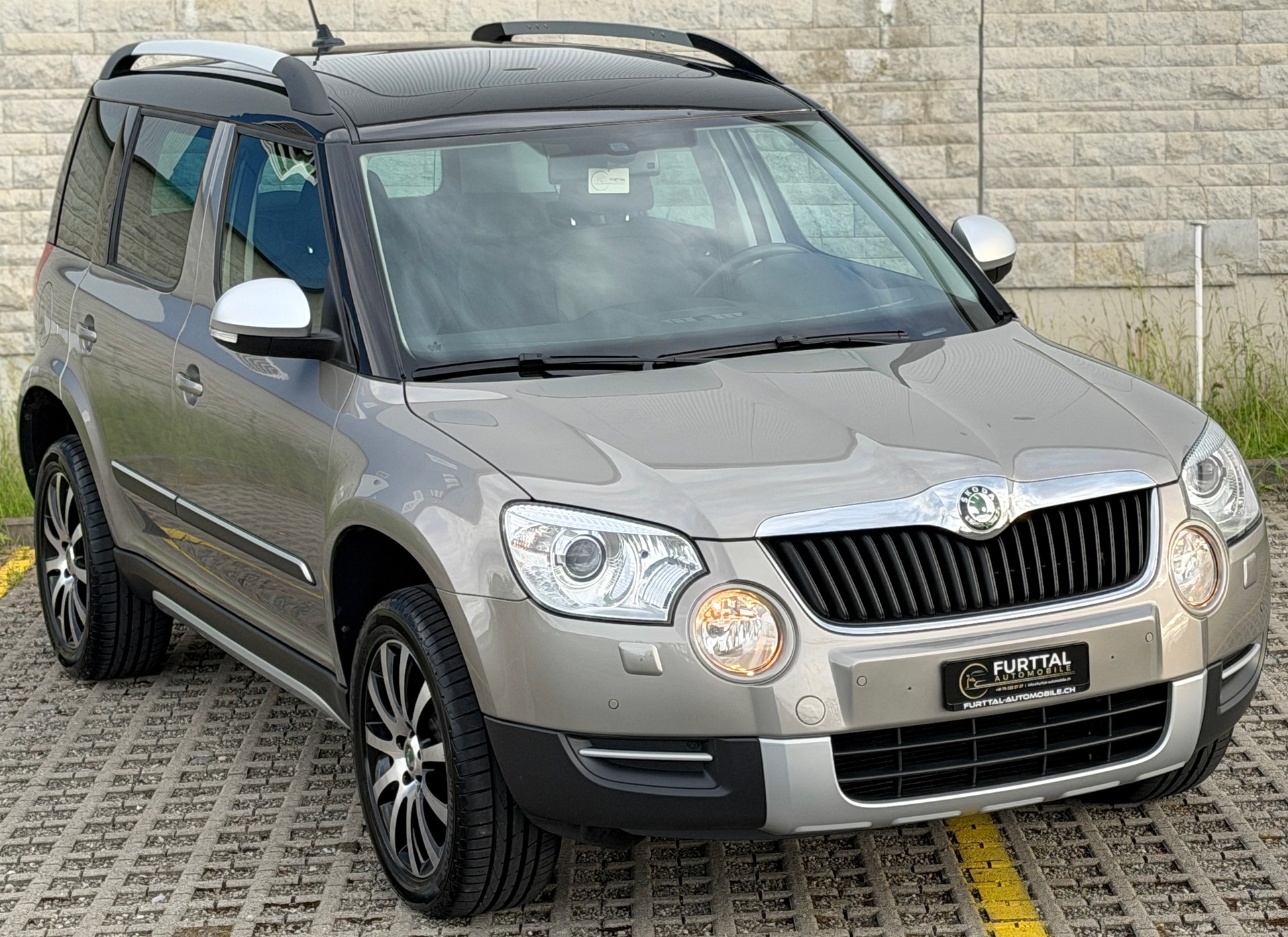 SKODA Yeti 2.0 TDI Elegance 4x4 DSG-showroom-element-3