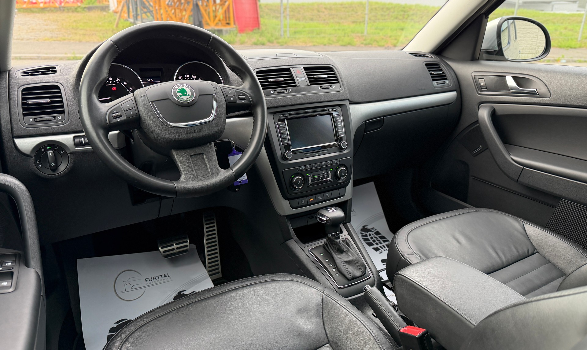 SKODA Yeti 2.0 TDI Elegance 4x4 DSG-image-16