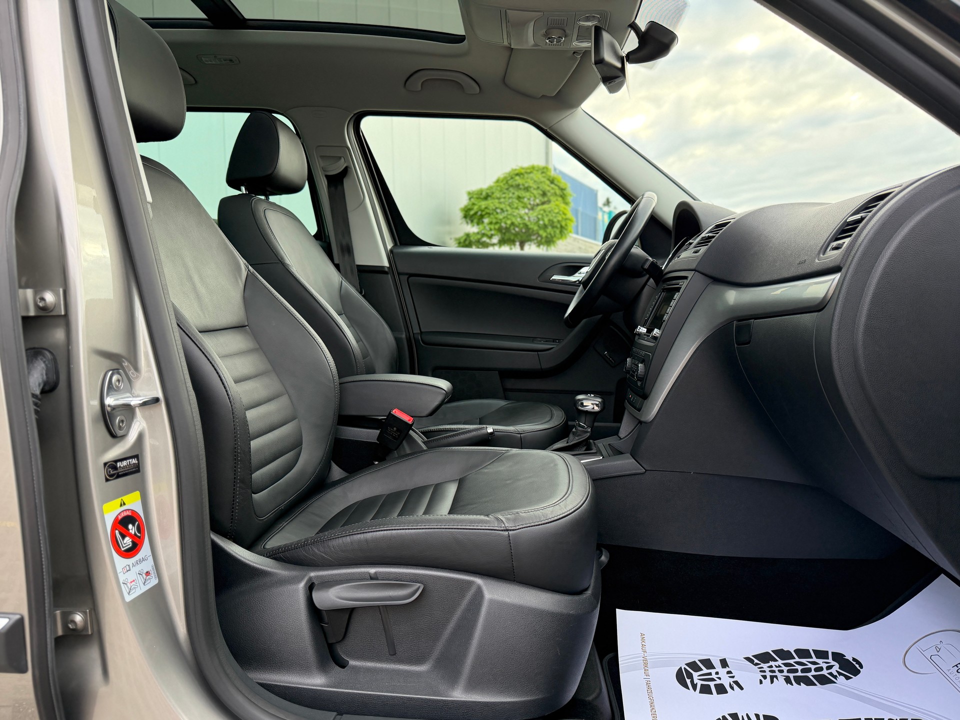 SKODA Yeti 2.0 TDI Elegance 4x4 DSG-image-20