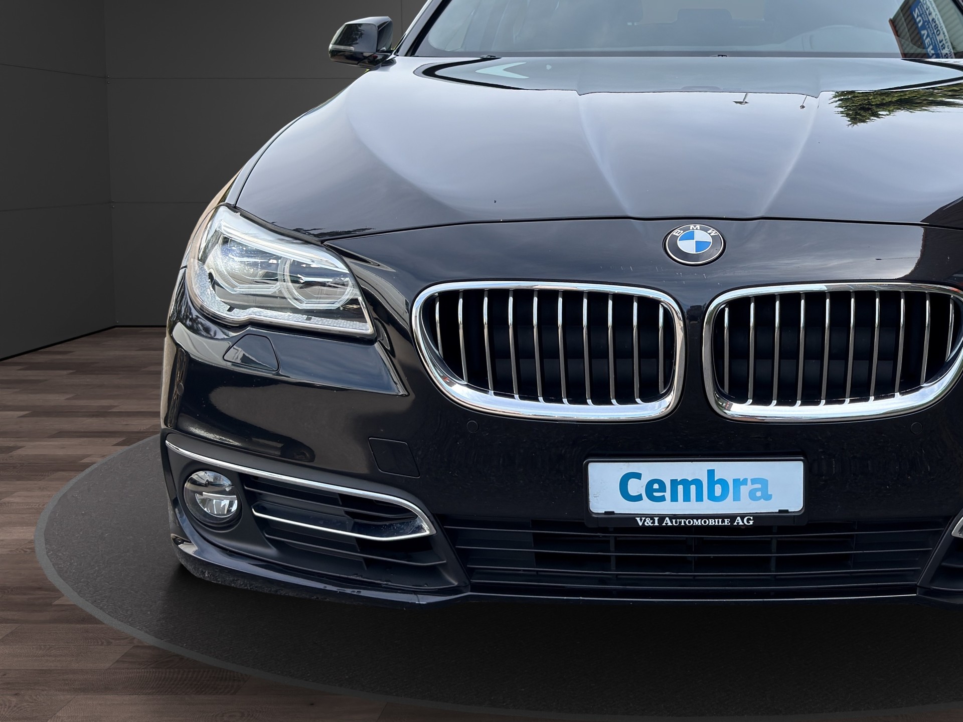 BMW 528i Touring xDrive Luxury Line Steptronic-image-8