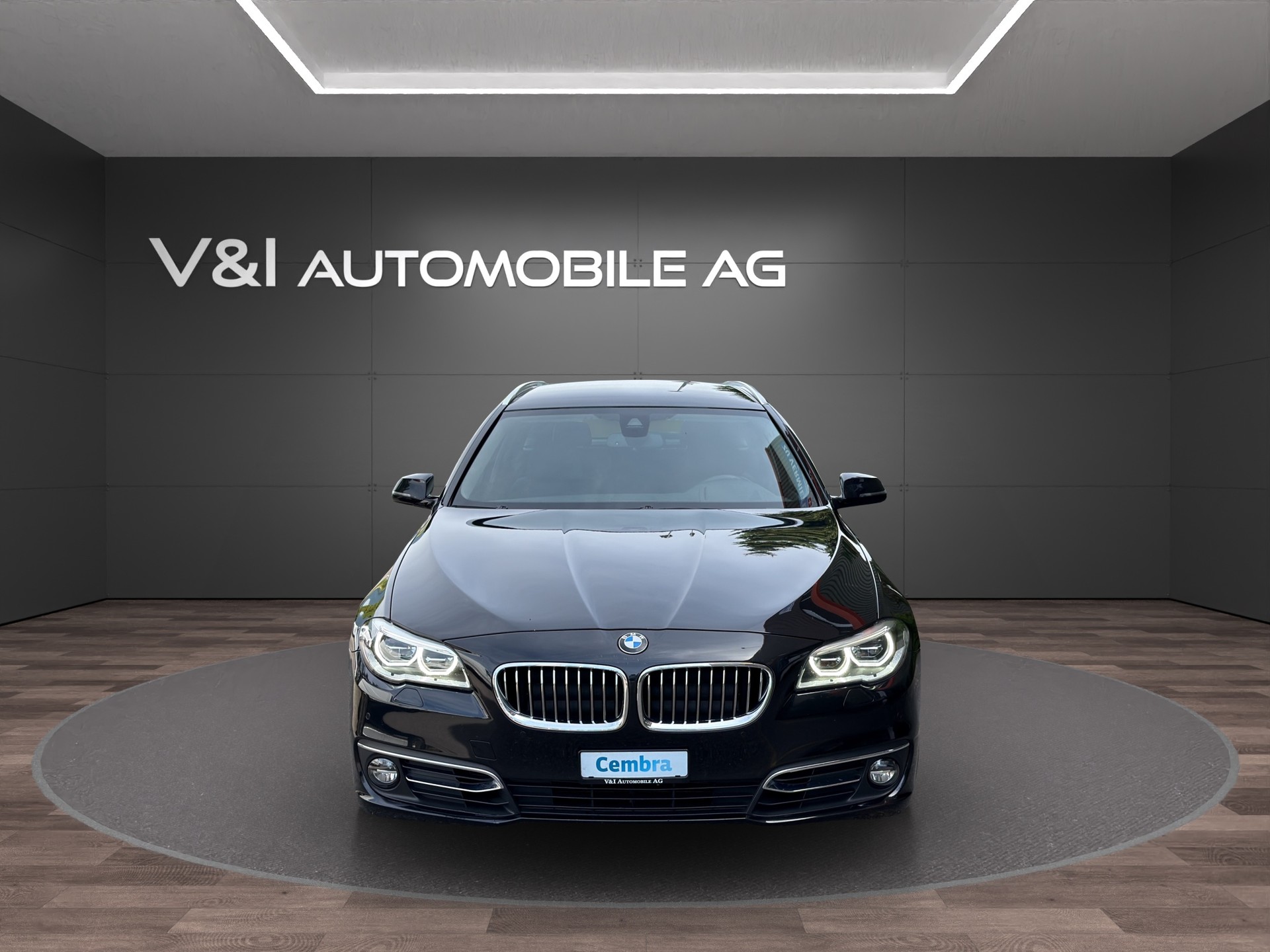 BMW 528i Touring xDrive Luxury Line Steptronic-showroom-element-2