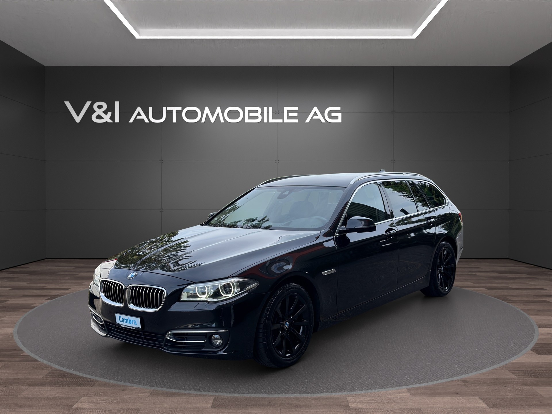 BMW 528i Touring xDrive Luxury Line Steptronic