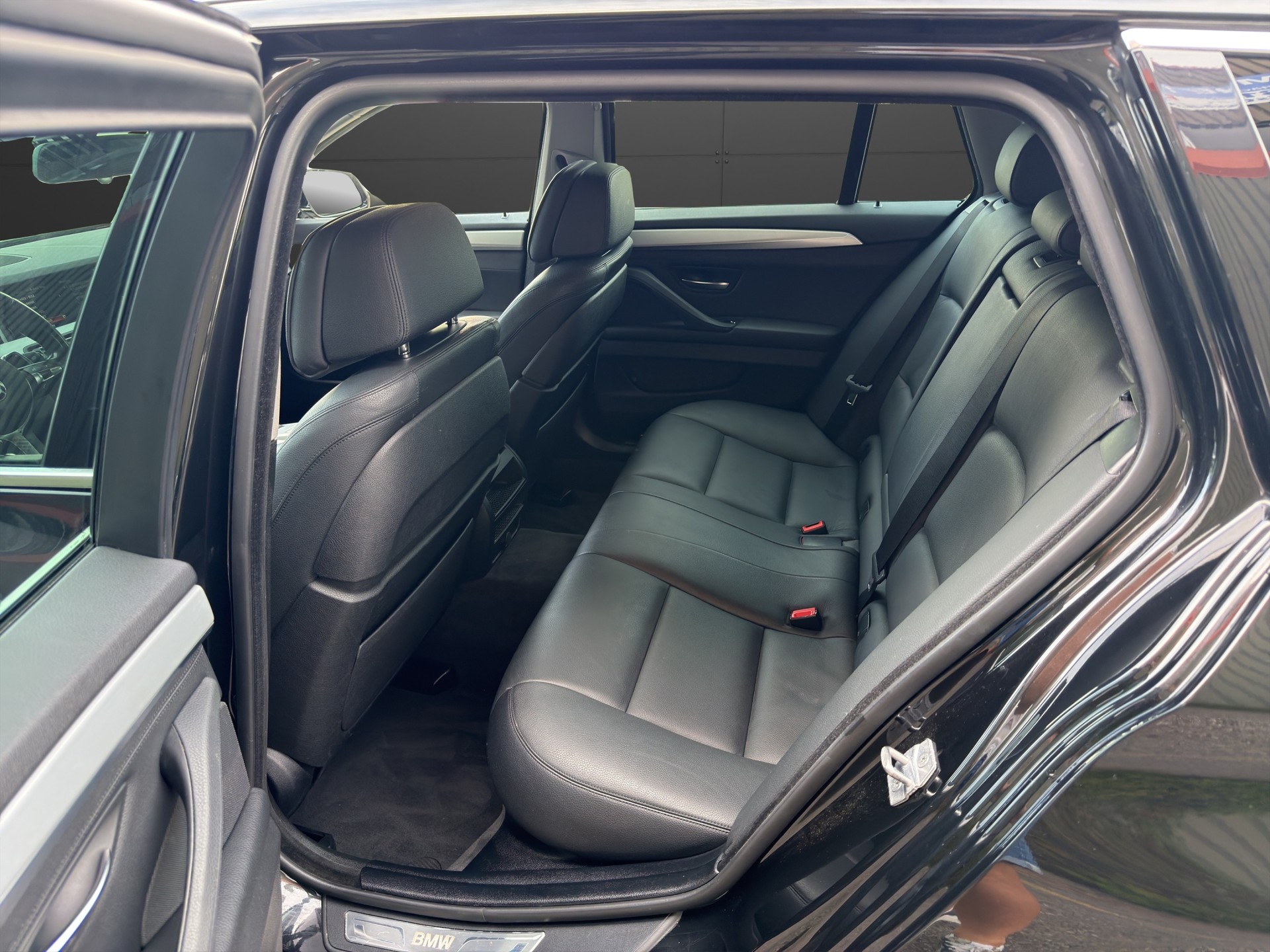 BMW 528i Touring xDrive Luxury Line Steptronic-image-20