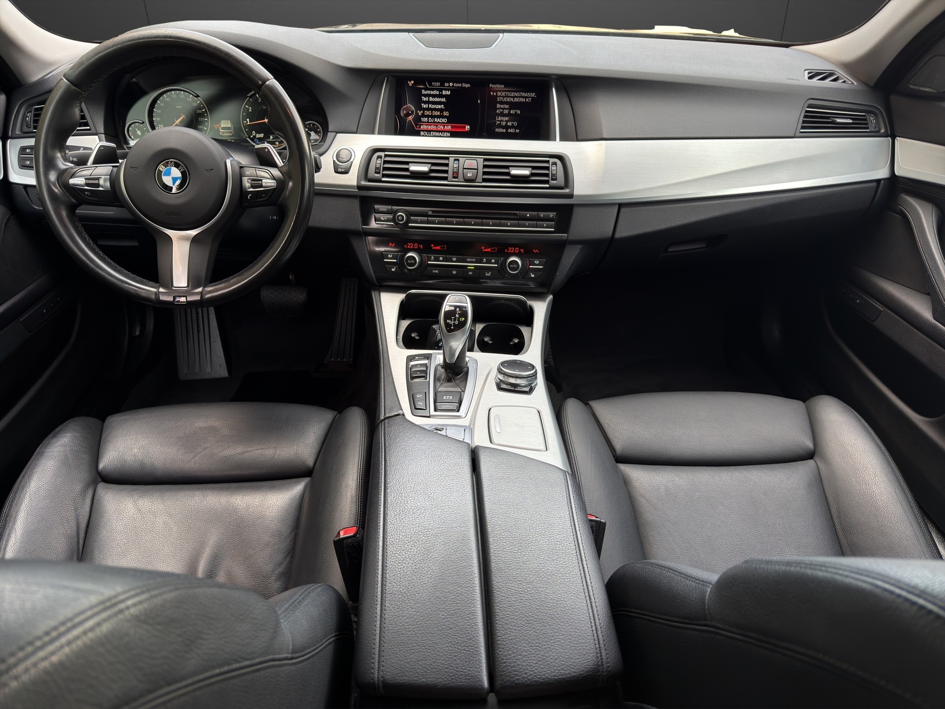 BMW 528i Touring xDrive Luxury Line Steptronic-image-10