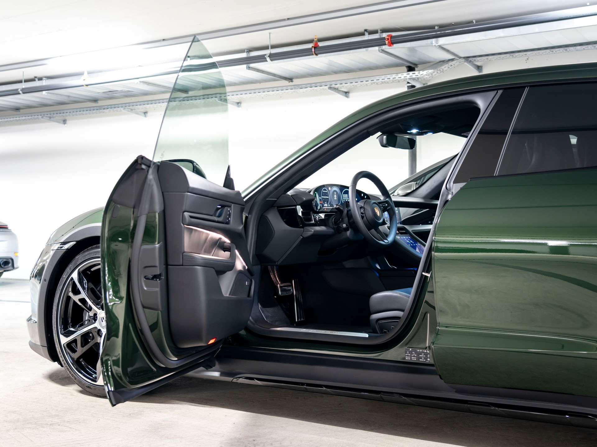 PORSCHE Taycan CrossTurismo 4 104kWh-image-16