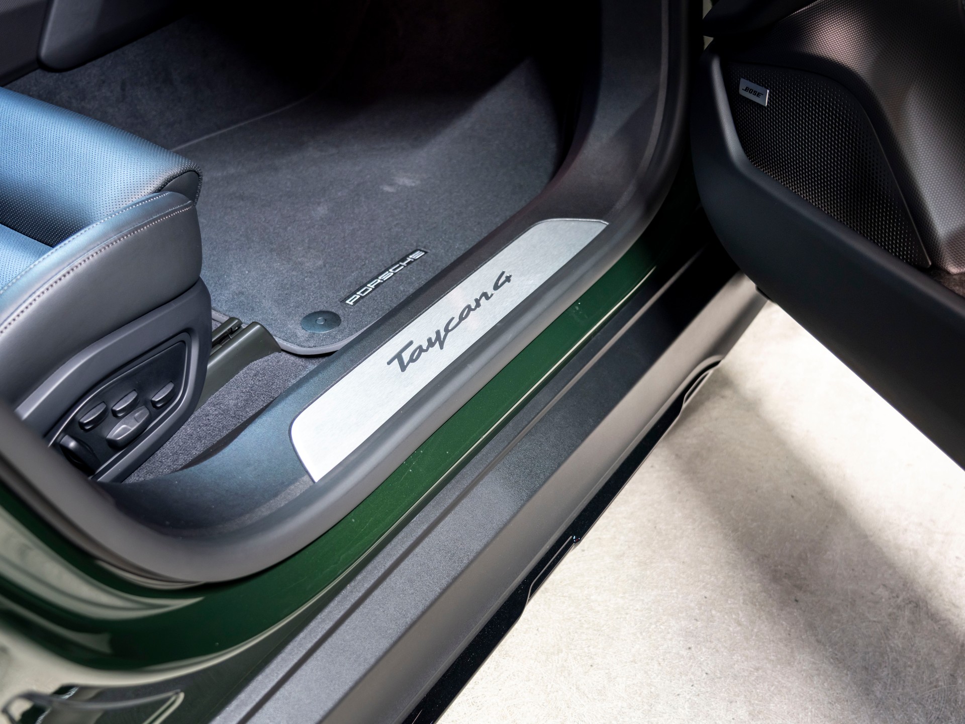 PORSCHE Taycan CrossTurismo 4 104kWh-image-25