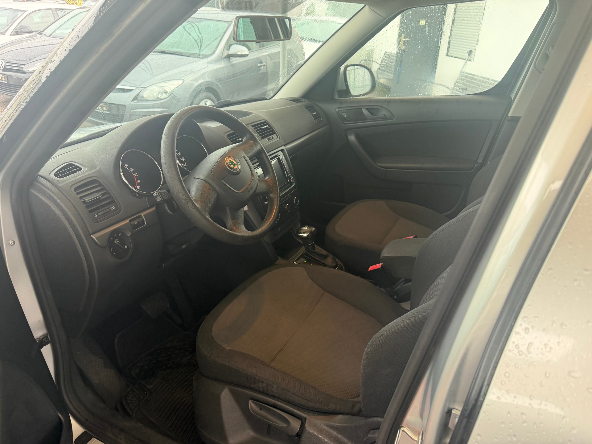 SKODA Yeti 2.0 TDI Ambition 4x4 DSG-image-7