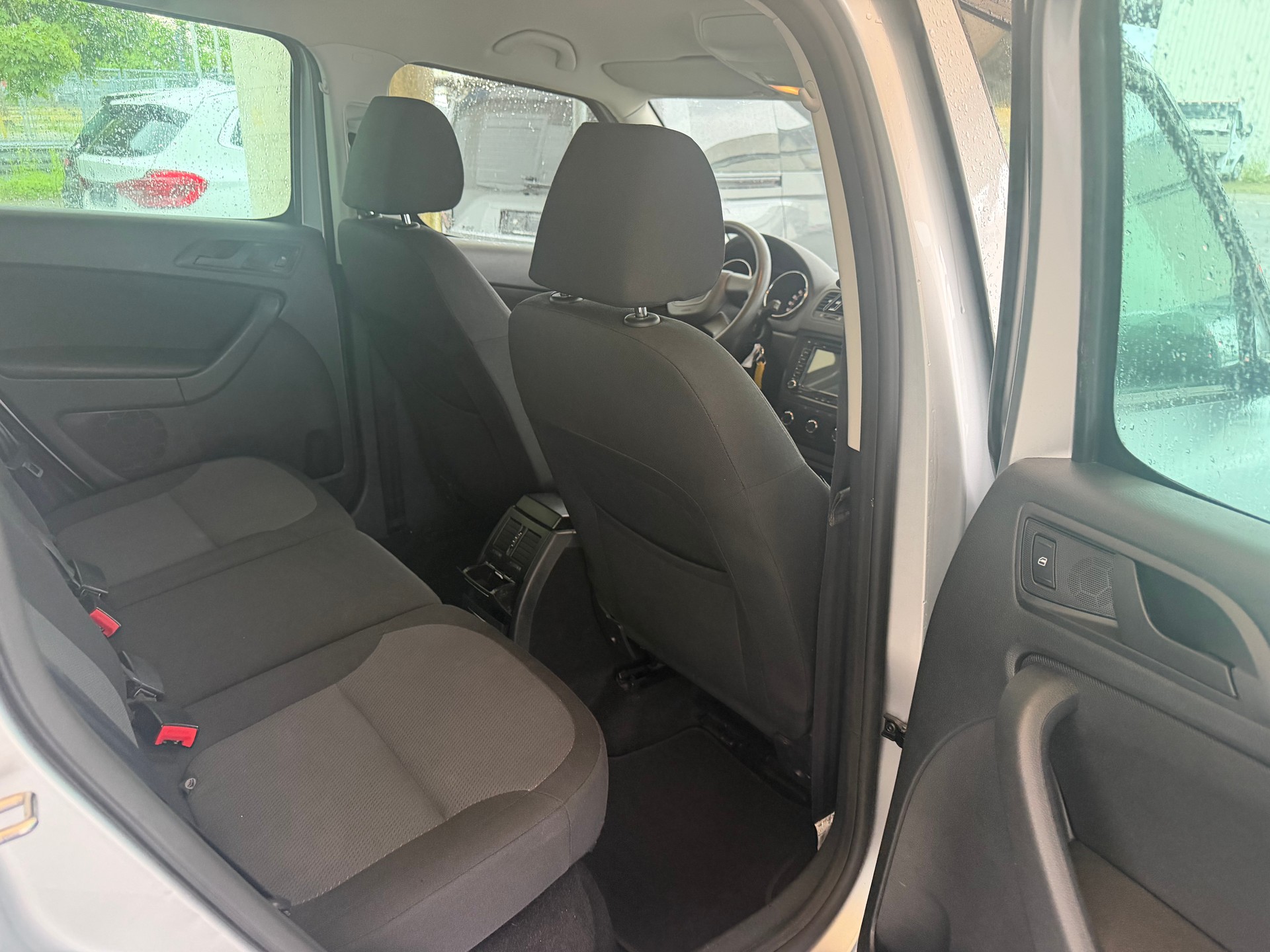 SKODA Yeti 2.0 TDI Ambition 4x4 DSG-image-5