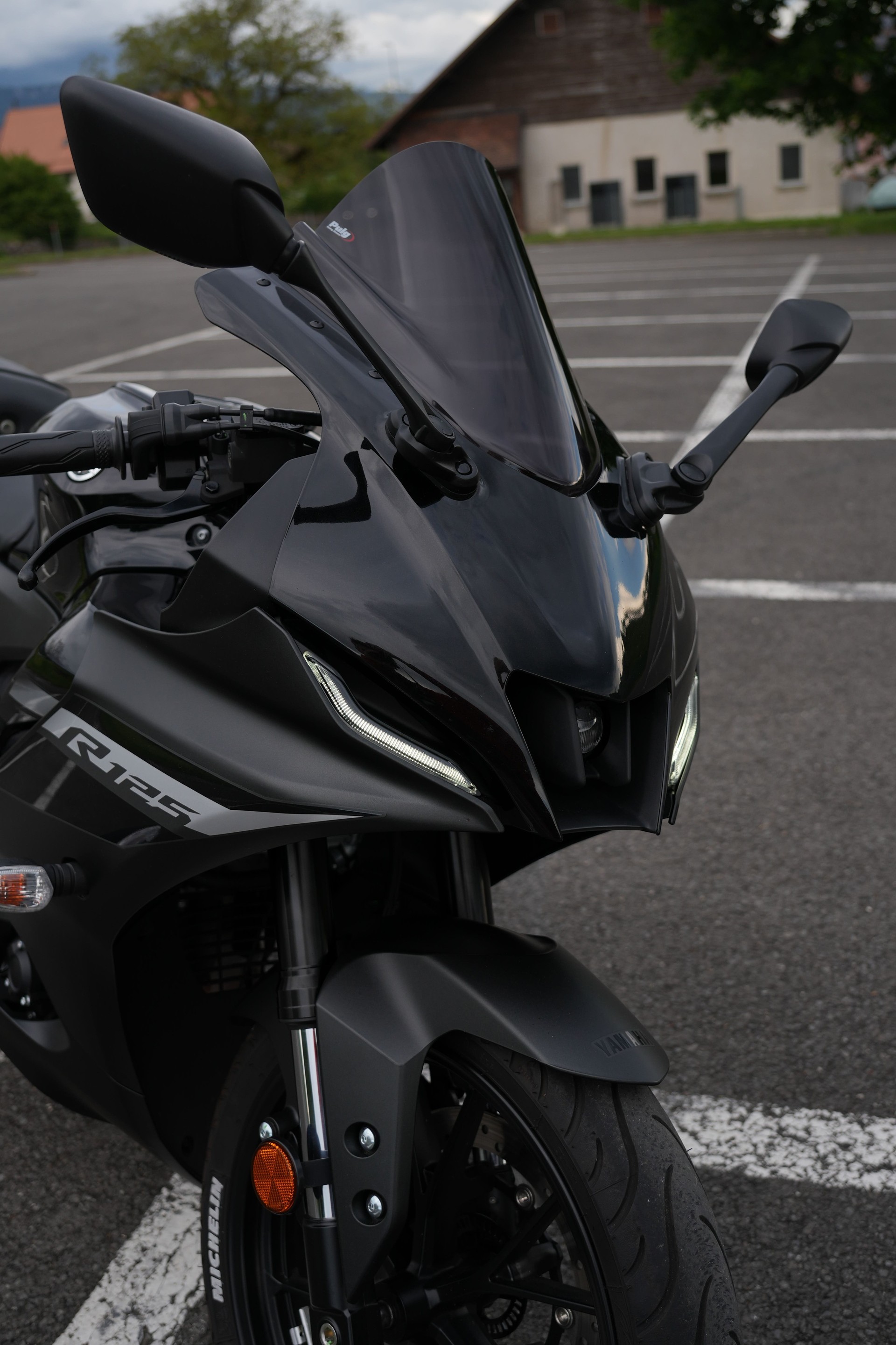YAMAHA YZF-R 125 ABS-image-1
