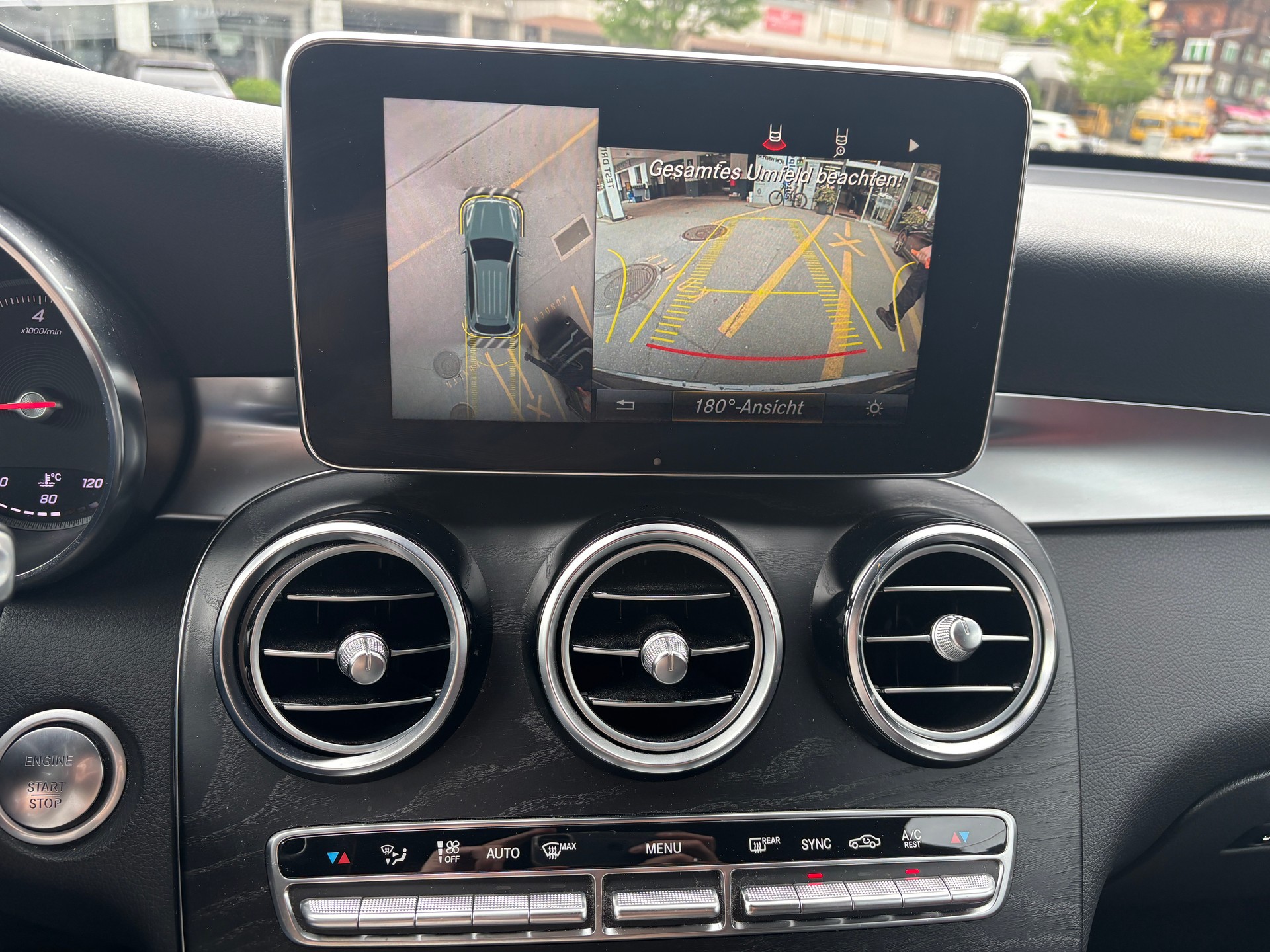 MERCEDES-BENZ GLC 300 Runout Edition AMG Line 4M-image-7