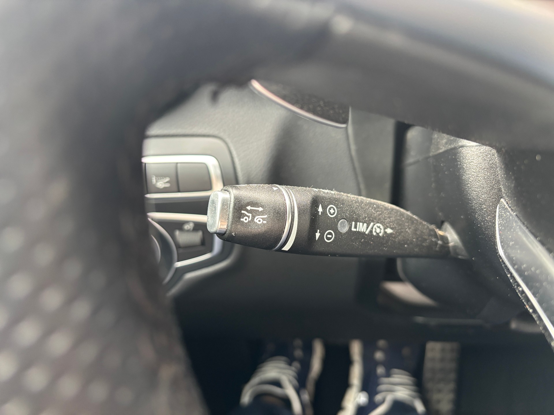 MERCEDES-BENZ GLC 300 Runout Edition AMG Line 4M-image-9