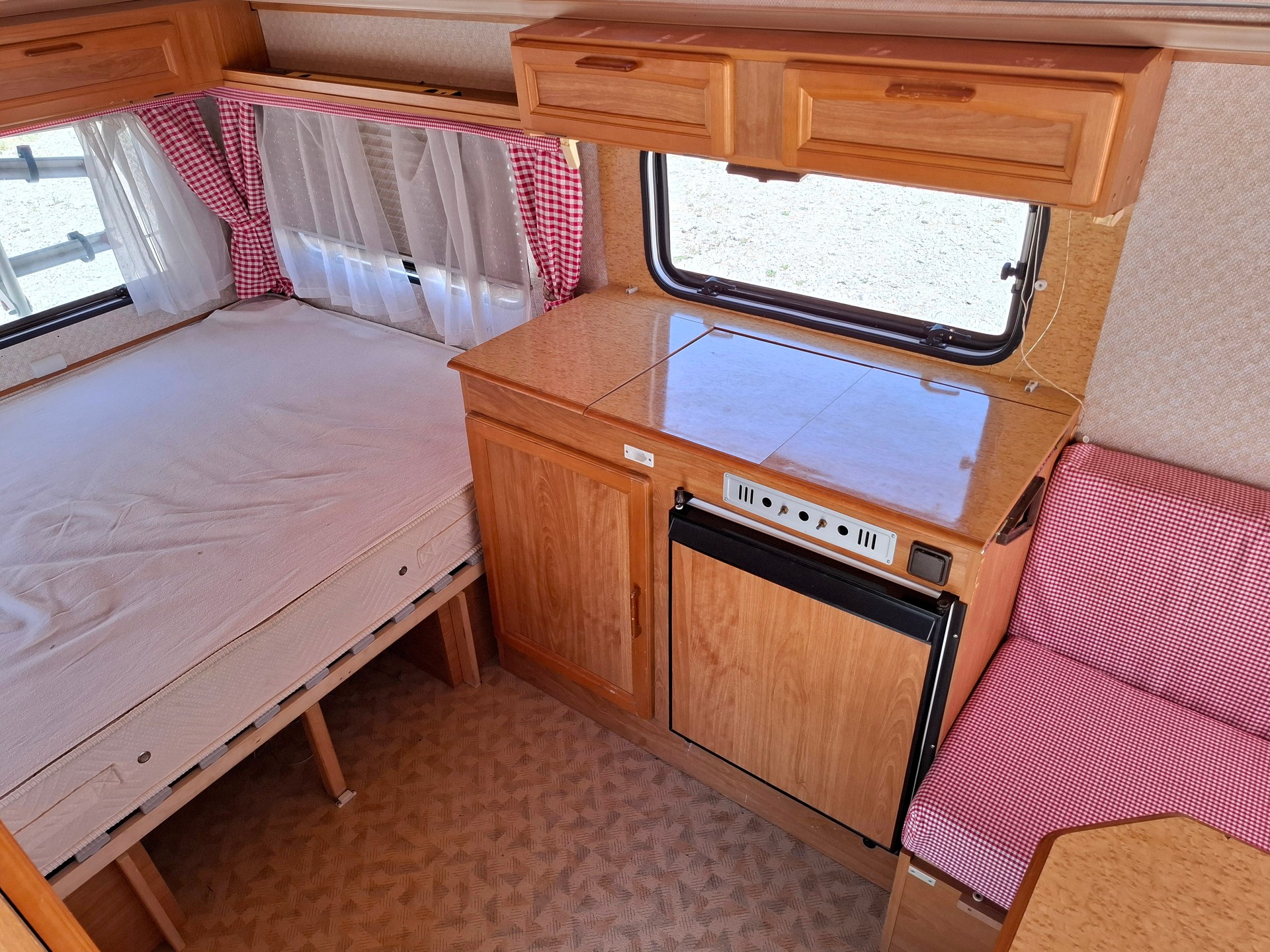 RAPIDO Cub 38 - kleiner wendiger Reisewagen mit Mover & Markise-image-8