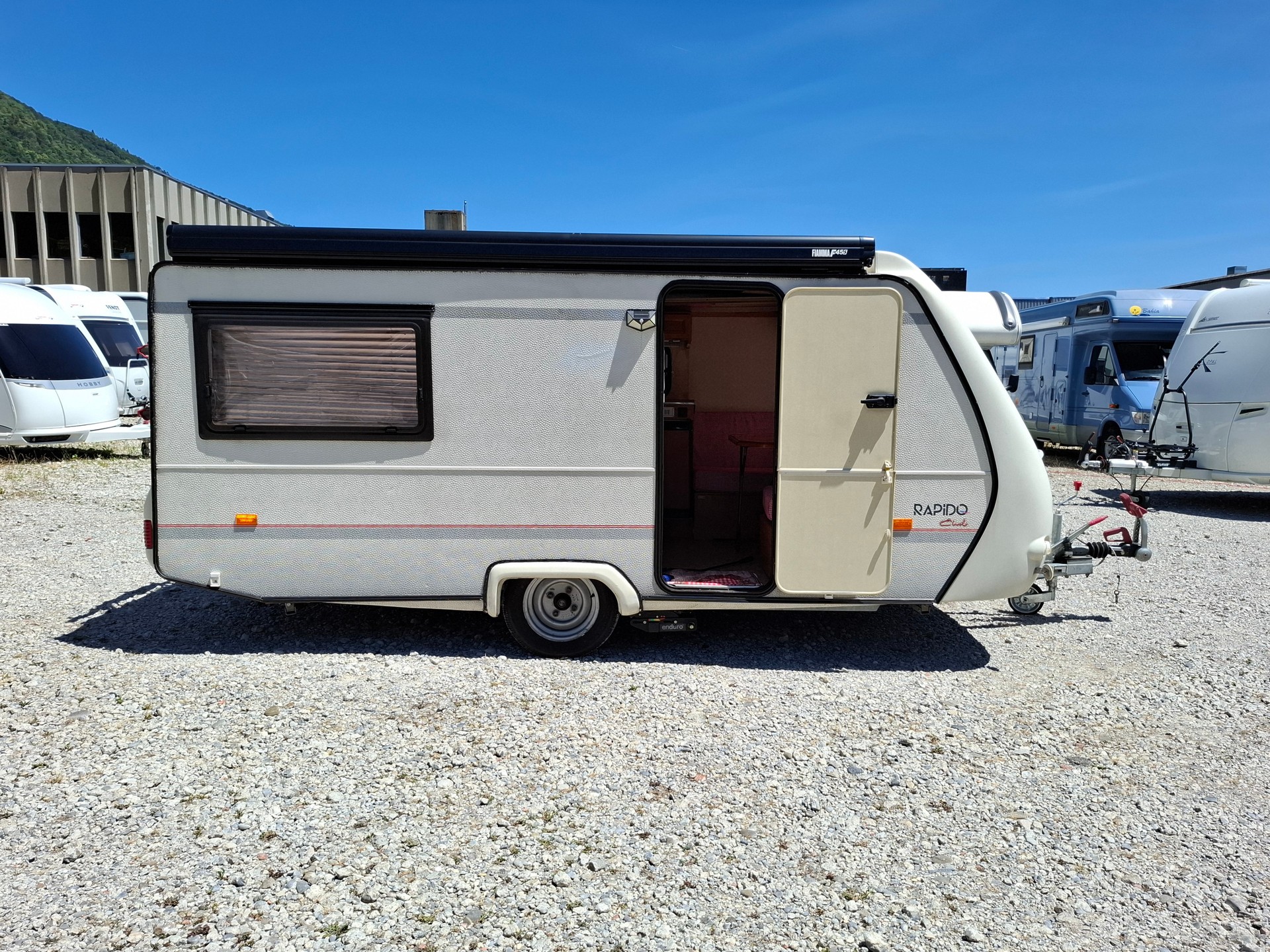 RAPIDO Cub 38 - kleiner wendiger Reisewagen mit Mover & Markise-image-12