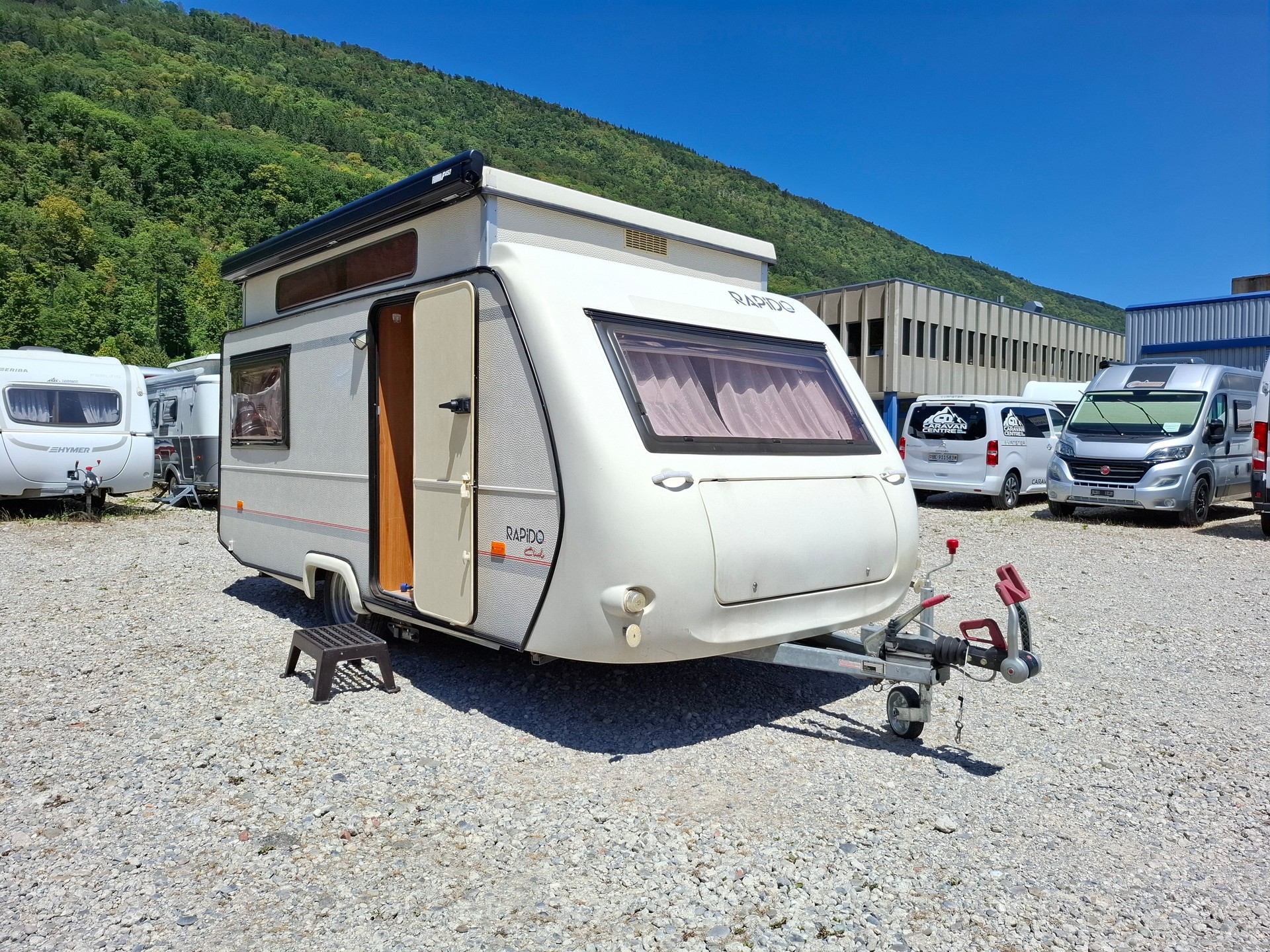 RAPIDO Cub 38 - kleiner wendiger Reisewagen mit Mover & Markise