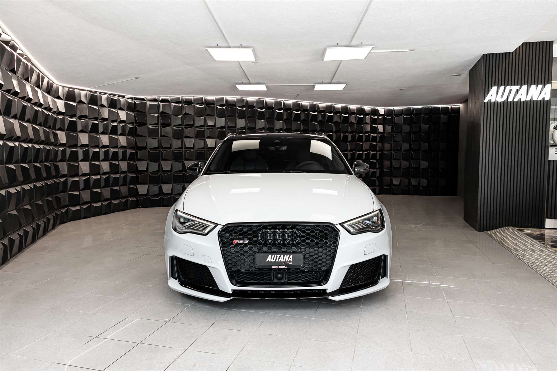 AUDI RS3 2.5 TSI quattro S-tronic *Sportec 420 PS*-showroom-element-3
