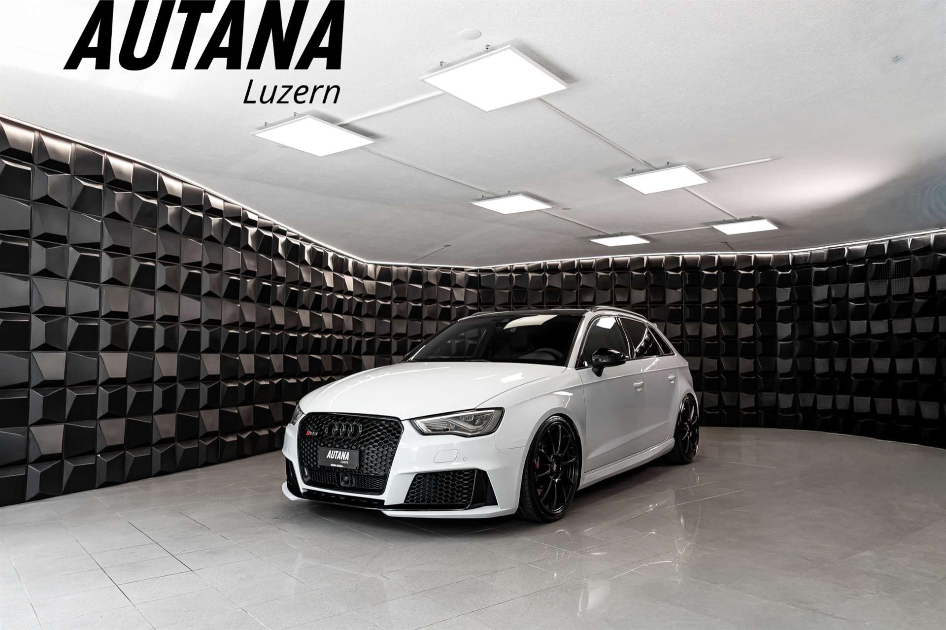 AUDI RS3 2.5 TSI quattro S-tronic *Sportec 420 PS*