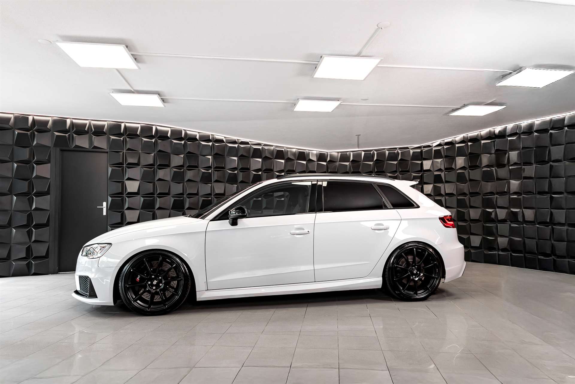 AUDI RS3 2.5 TSI quattro S-tronic *Sportec 420 PS*-showroom-element-1
