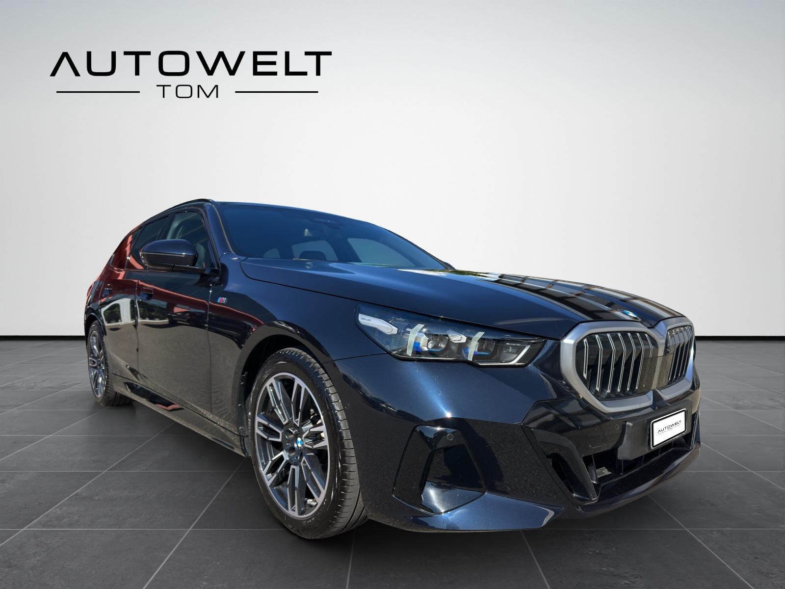 BMW 520d xDrive 48V Touring M Sport *CH*gratis Service*-image-6