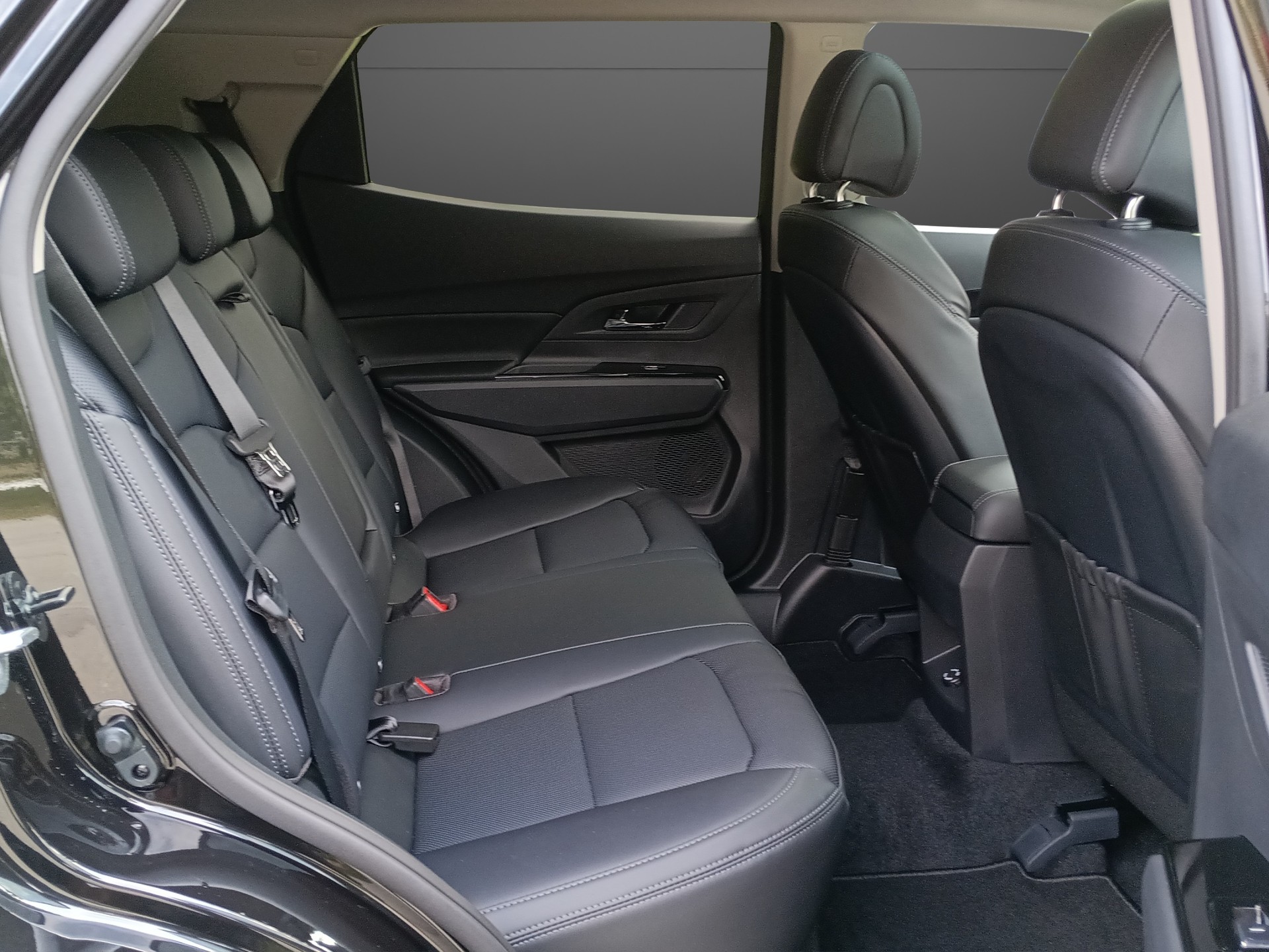 KGM-SsangYong Korando 1.5 T GDI Titanium 4WD Automat-image-13