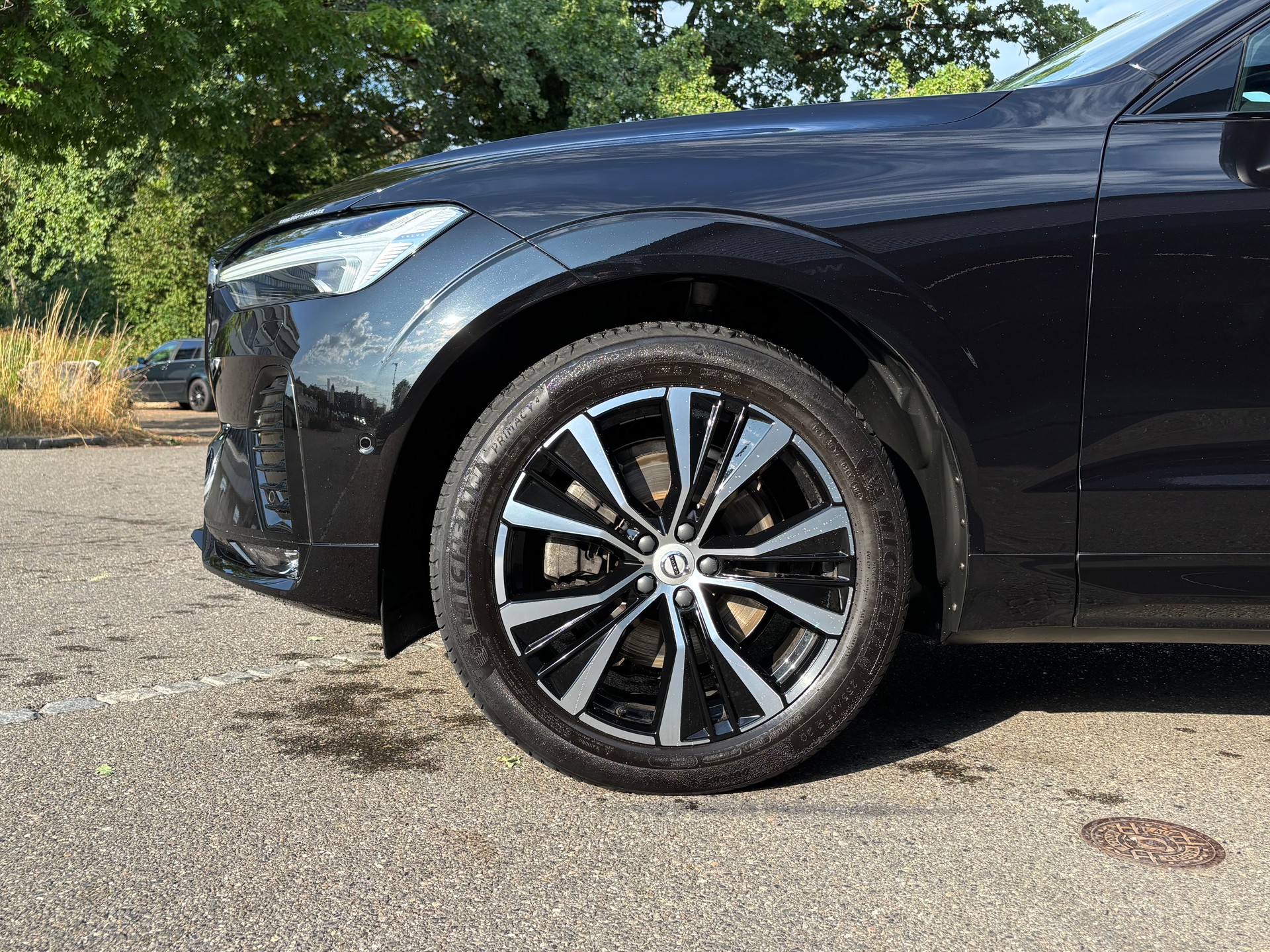 VOLVO XC60 2.0 B5 MH Ultimate Dark AWD-showroom-element-1
