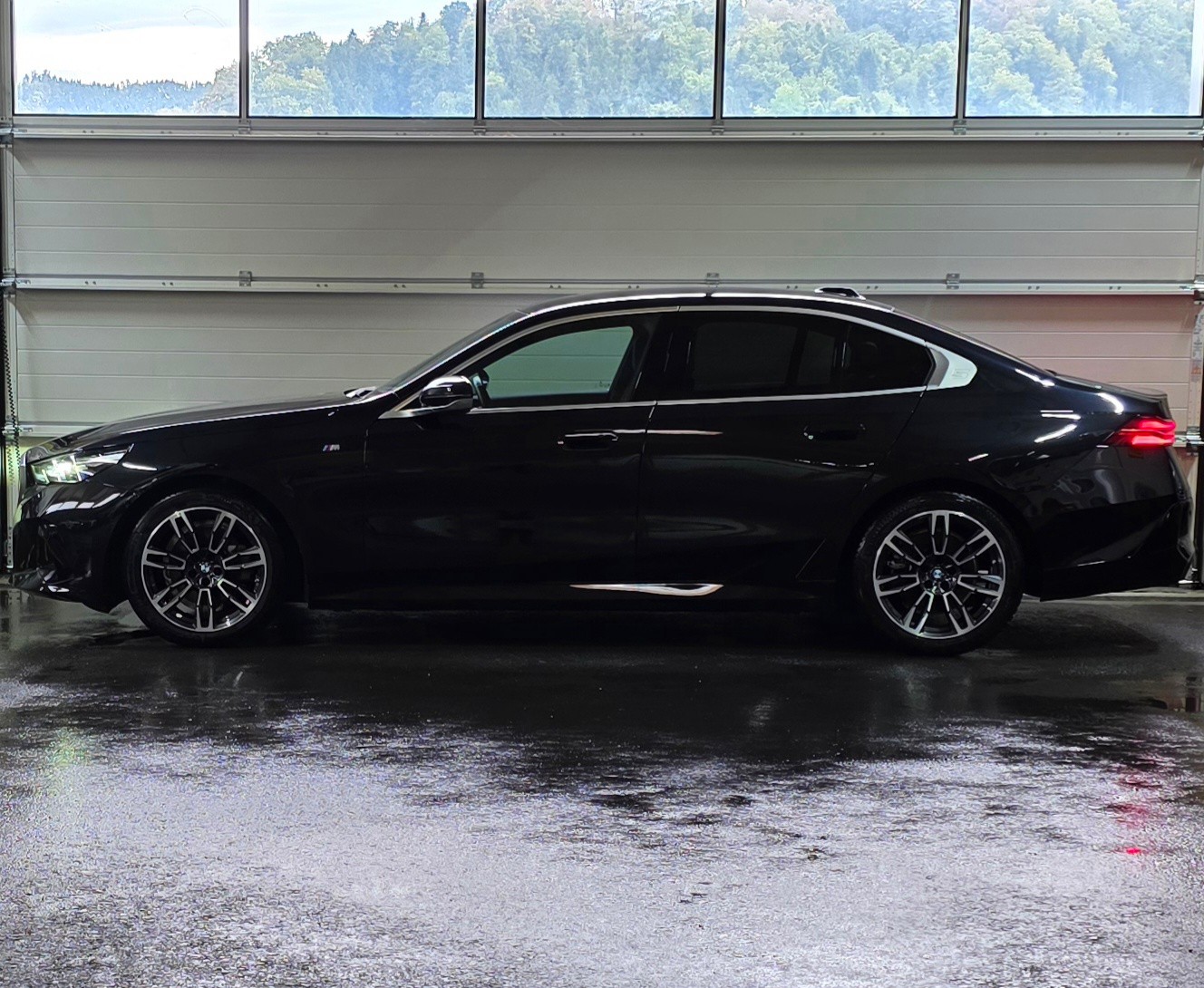 BMW 520d 48V M Sport Steptronic *Abstandsregler*CarPlay/AndroidAuto*Elektrische- Sitzheizung*Rückfahrkamera*-showroom-element-1