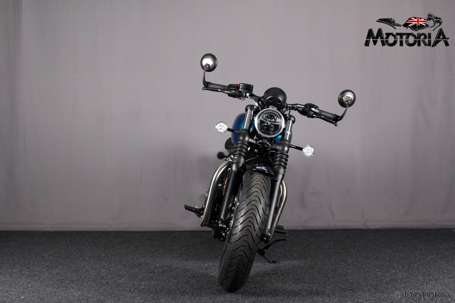 TRIUMPH Bonneville 1200 Bobber-image-7