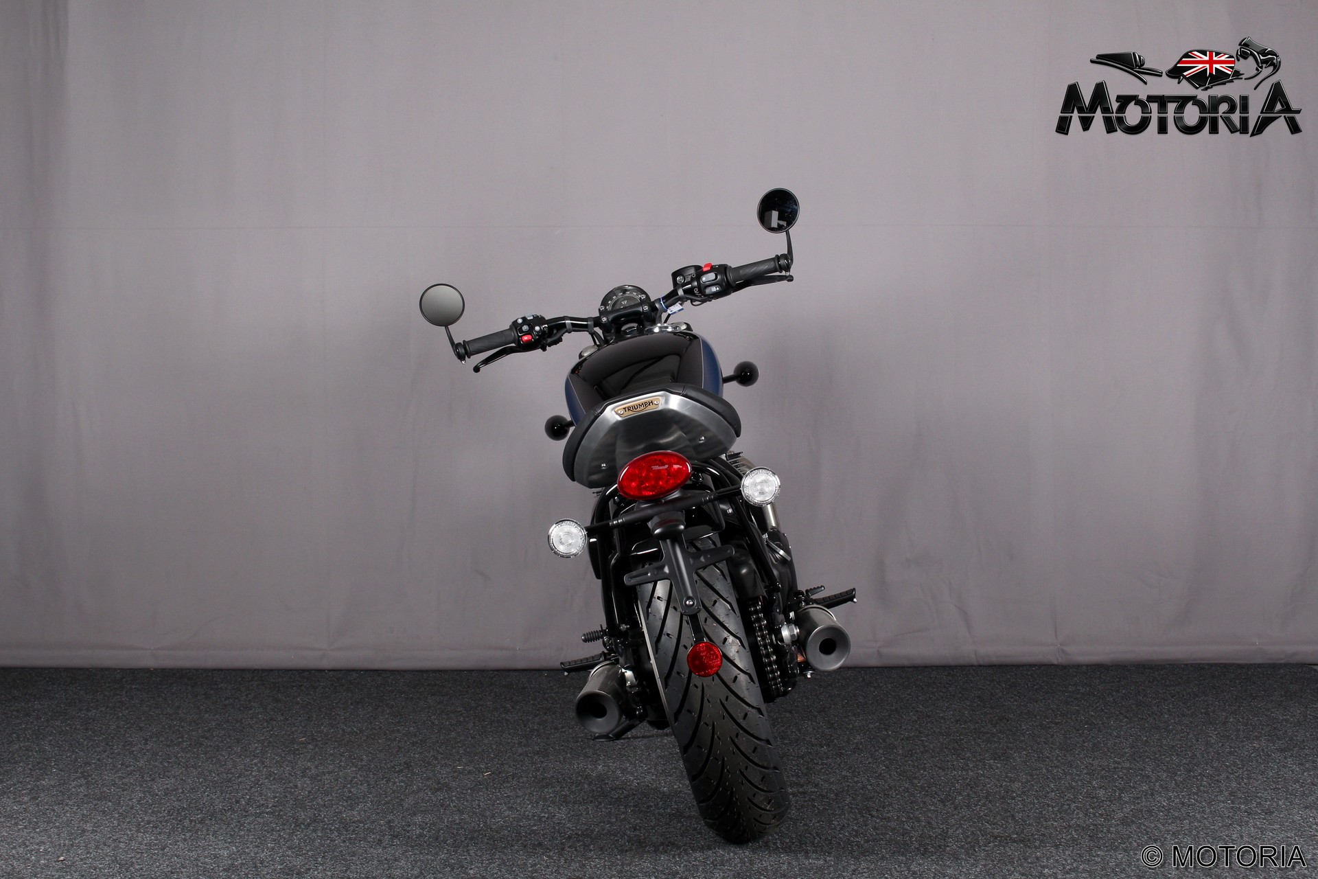 TRIUMPH Bonneville 1200 Bobber-image-3