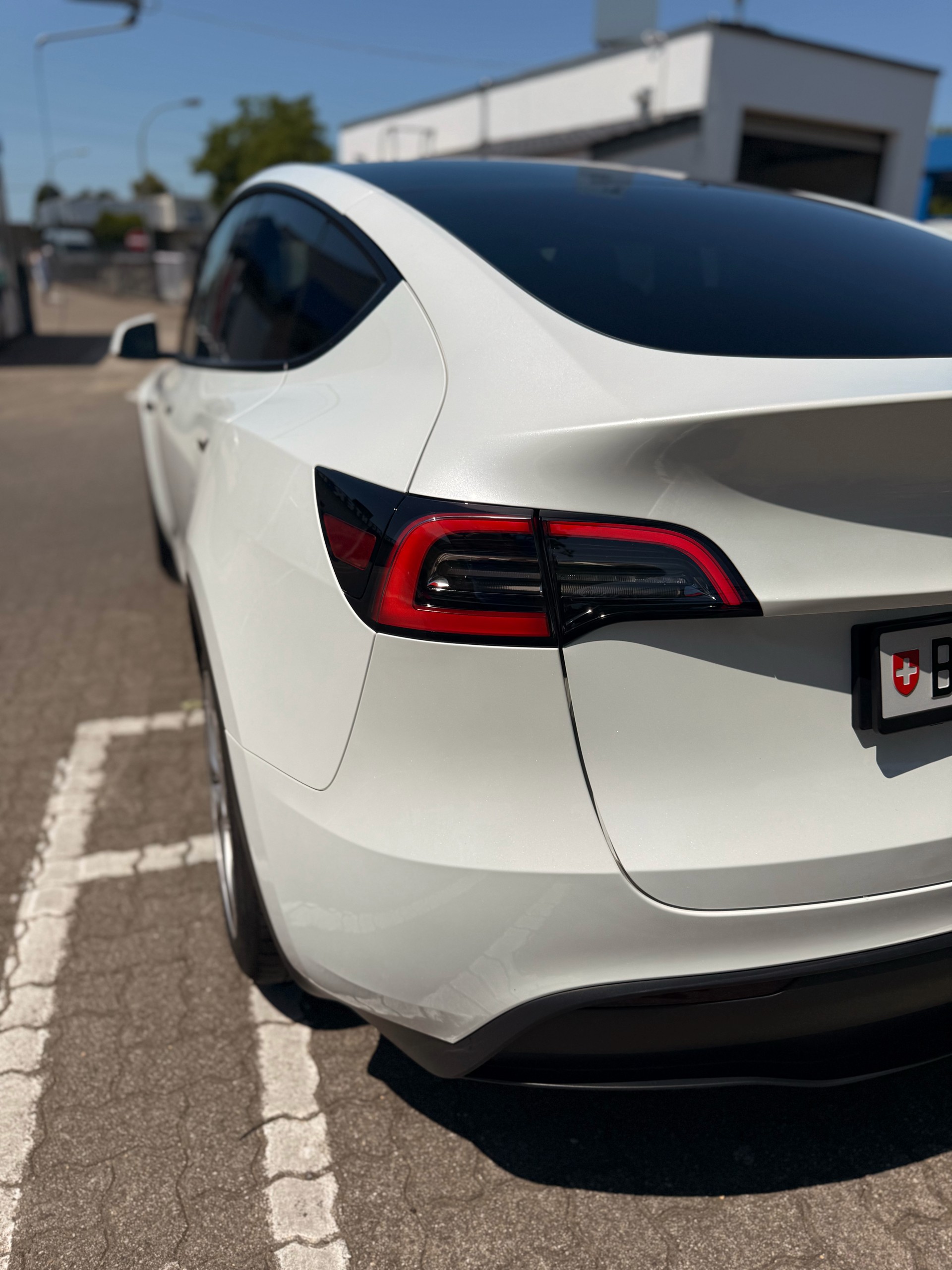 TESLA RWD-image-7