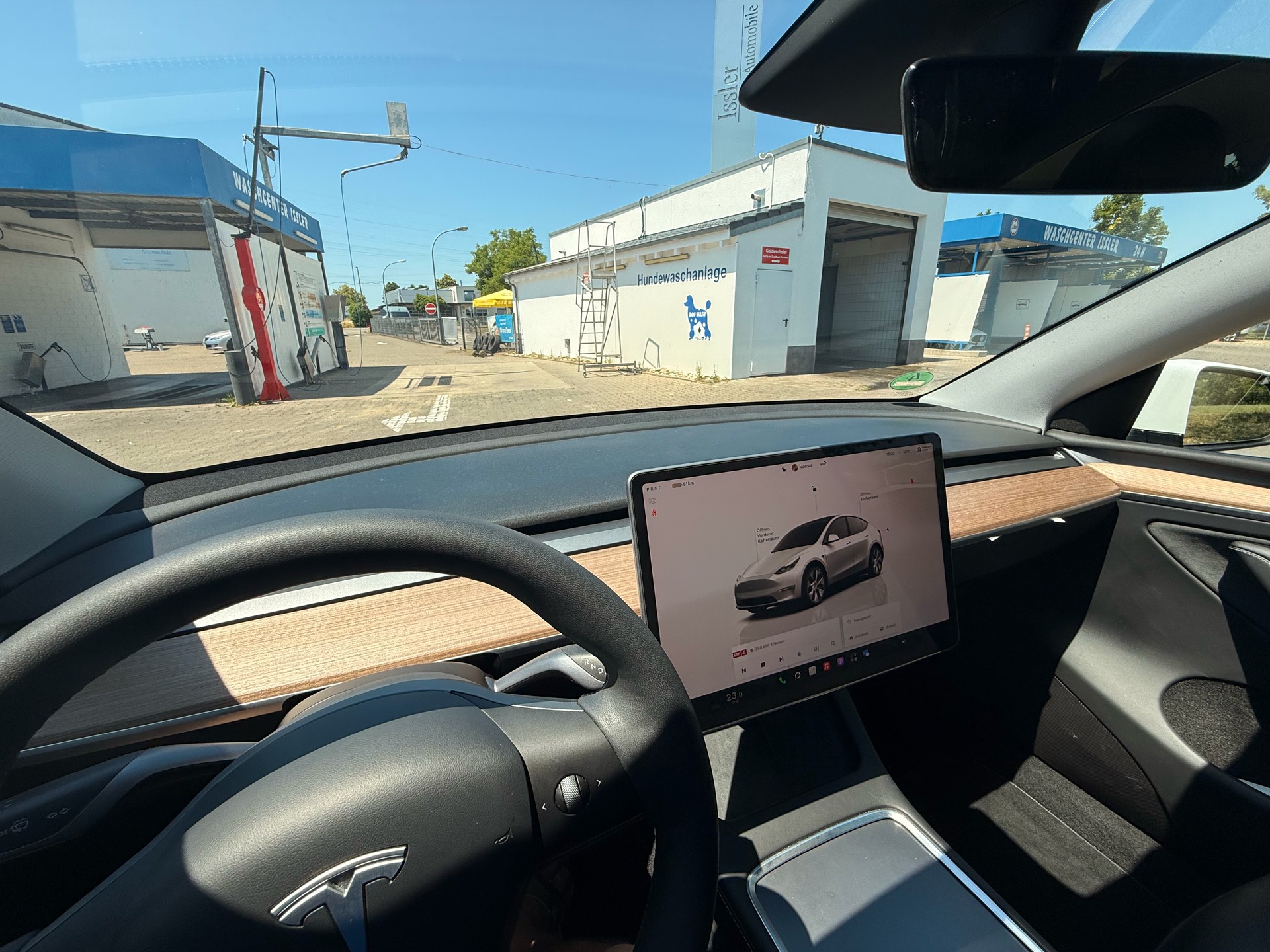 TESLA RWD-image-6