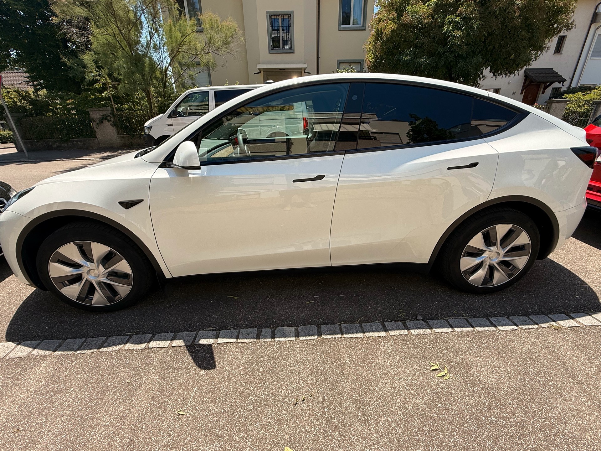 TESLA RWD-image-3