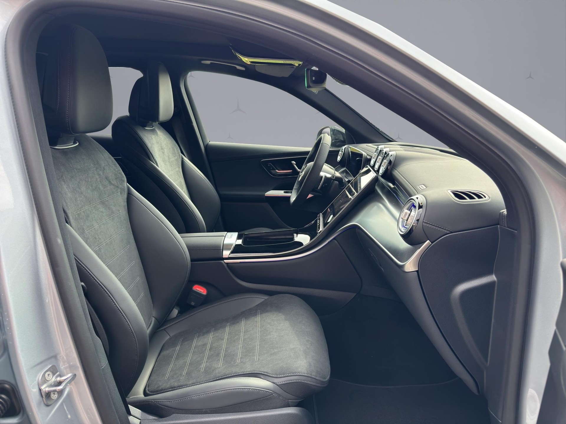MERCEDES-BENZ GLC 220 d AMG Line 4matic-image-17
