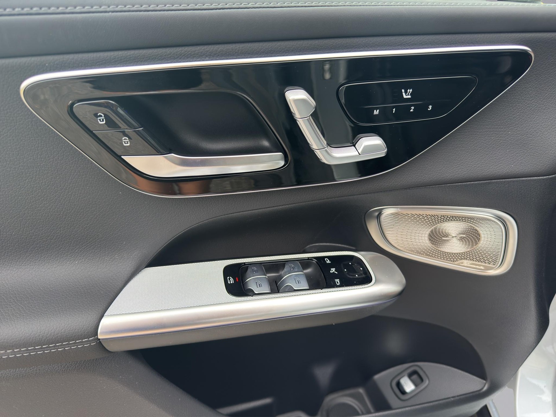 MERCEDES-BENZ GLC 220 d AMG Line 4matic-image-11