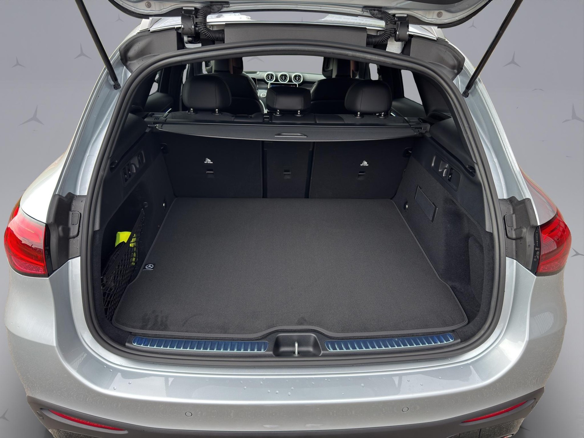 MERCEDES-BENZ GLC 220 d AMG Line 4matic-image-19
