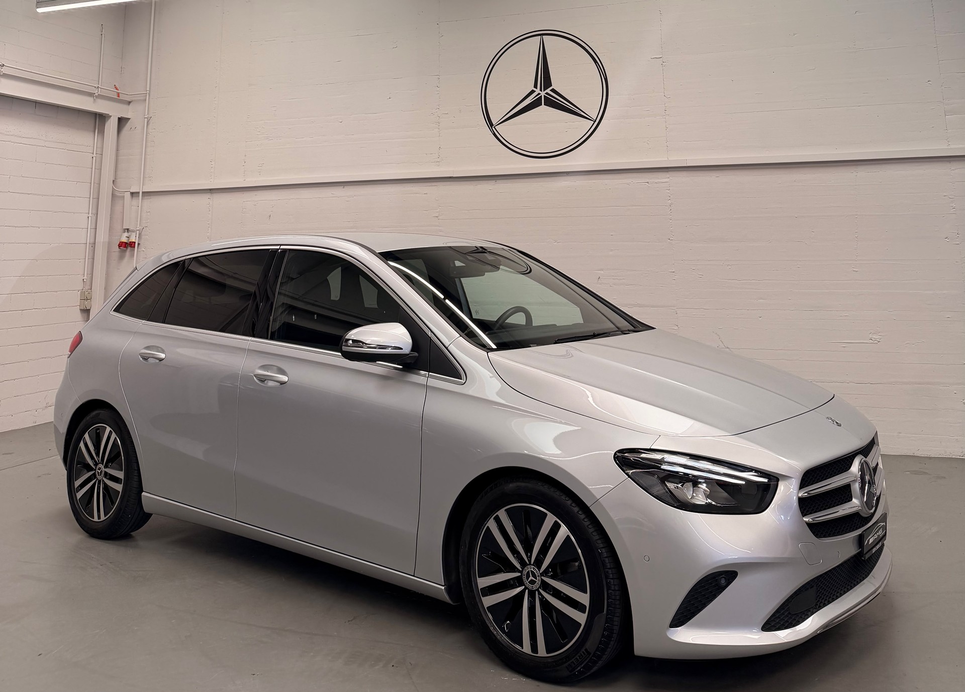 MERCEDES-BENZ B 220 4Matic Progressive 7G-DCT-showroom-element-1