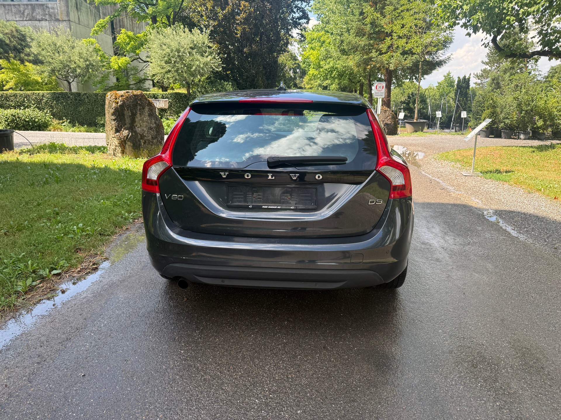 VOLVO V60 D3 Momentum Geartronic-image-4