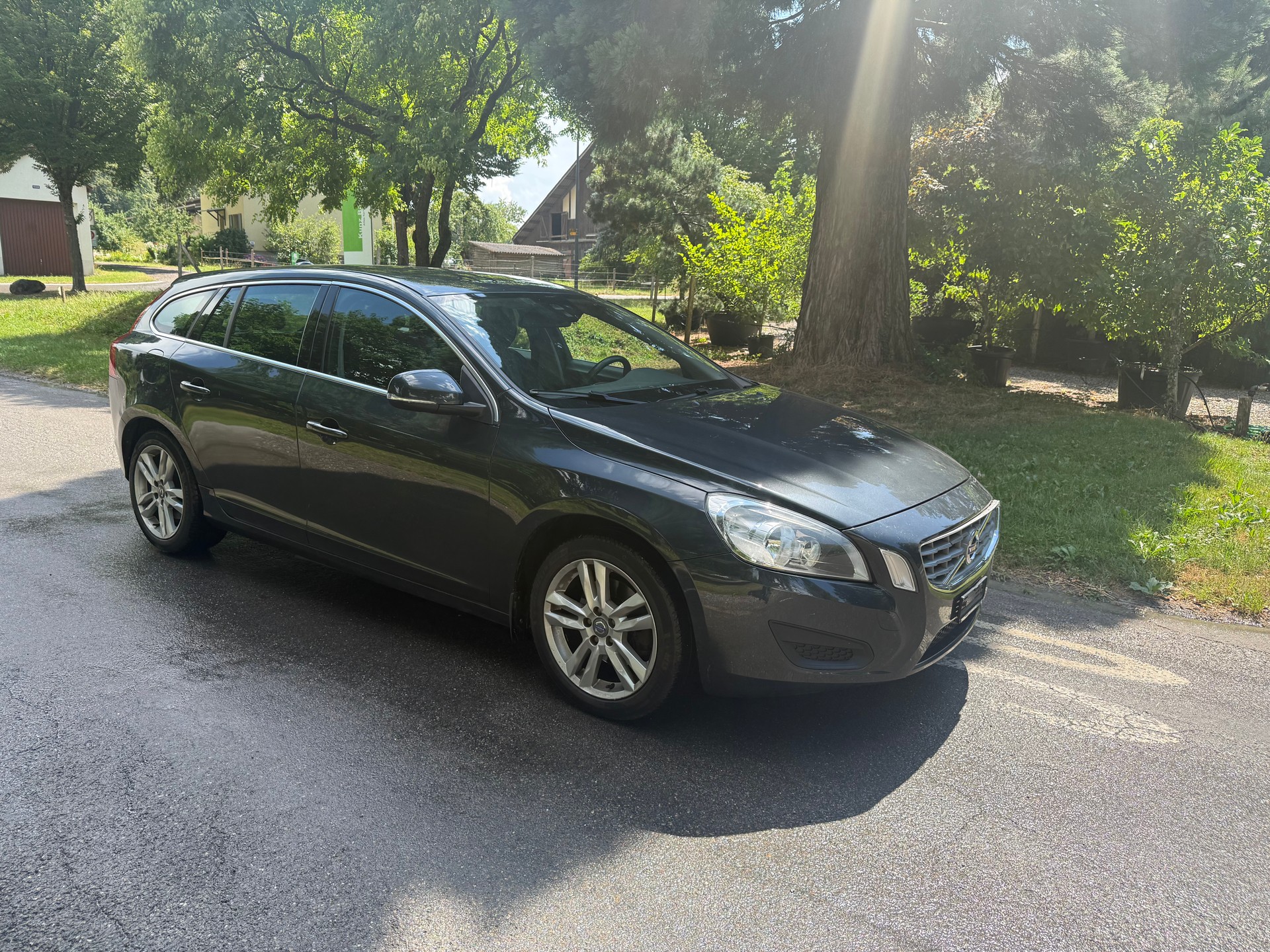 VOLVO V60 D3 Momentum Geartronic-image-7