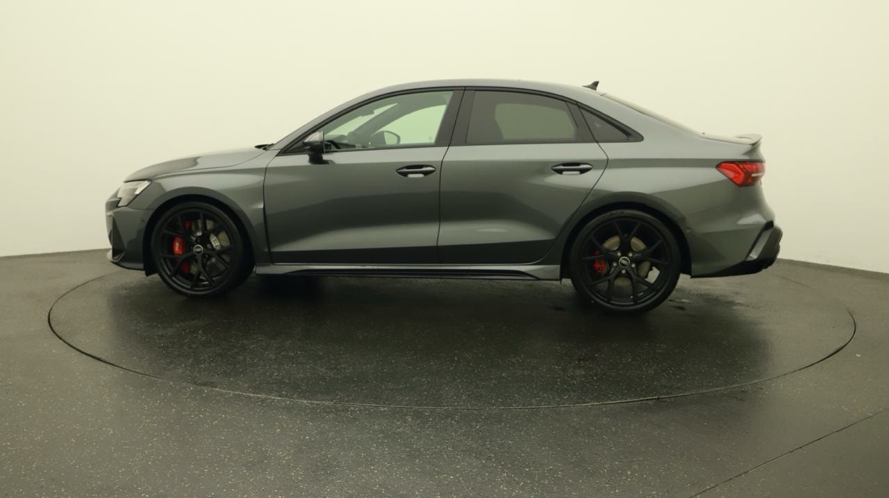 AUDI RS3 Limousine 2.5 TSI quattro S-tronic-showroom-element-1