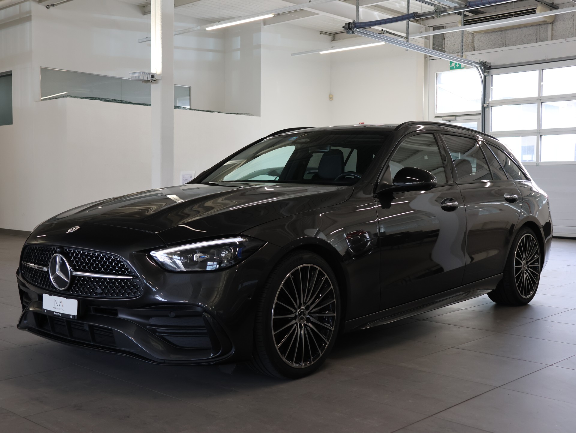 MERCEDES-BENZ C 300 T 4Matic AMG Line-showroom-element-3