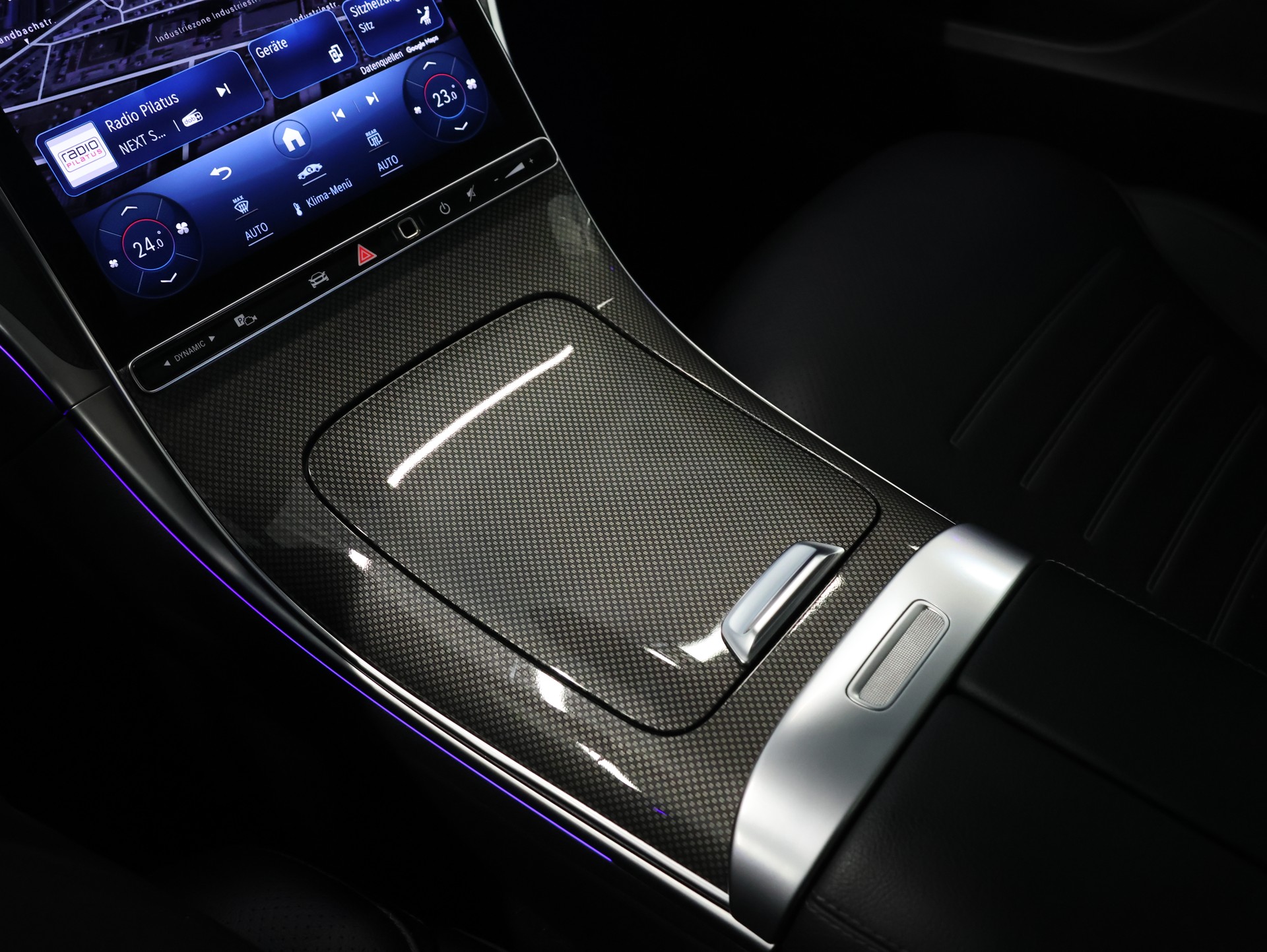 MERCEDES-BENZ C 300 T 4Matic AMG Line-image-25