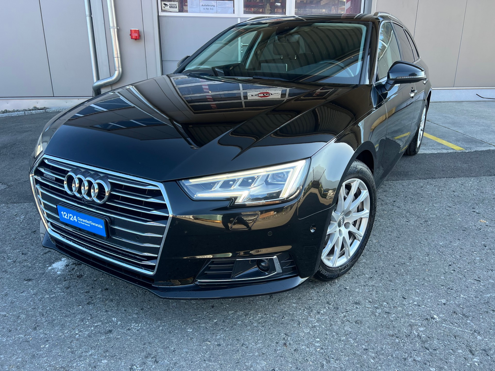 AUDI A4 Avant 2.0 TDI quattro S-tronic-showroom-element-1