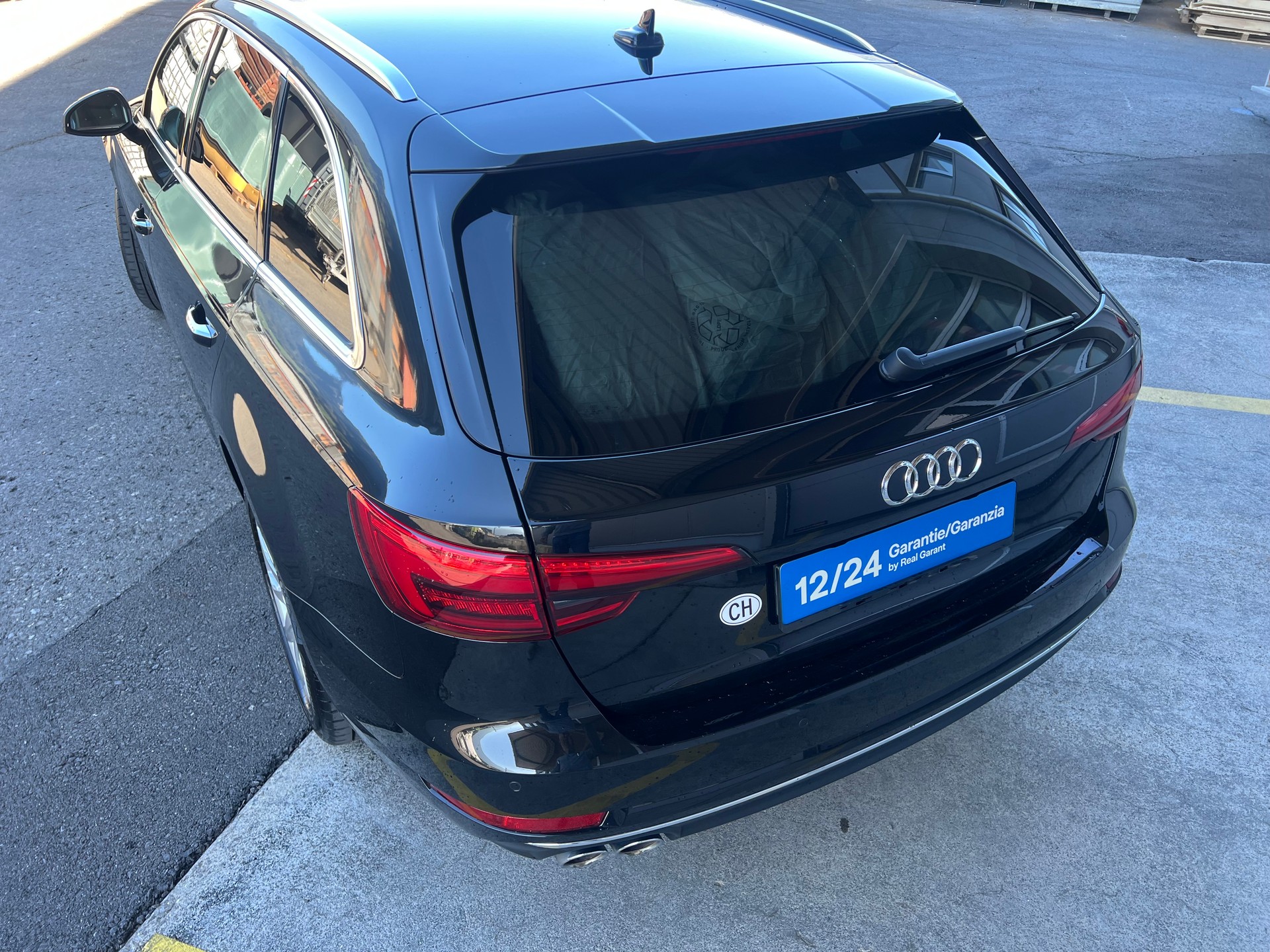 AUDI A4 Avant 2.0 TDI quattro S-tronic-showroom-element-3
