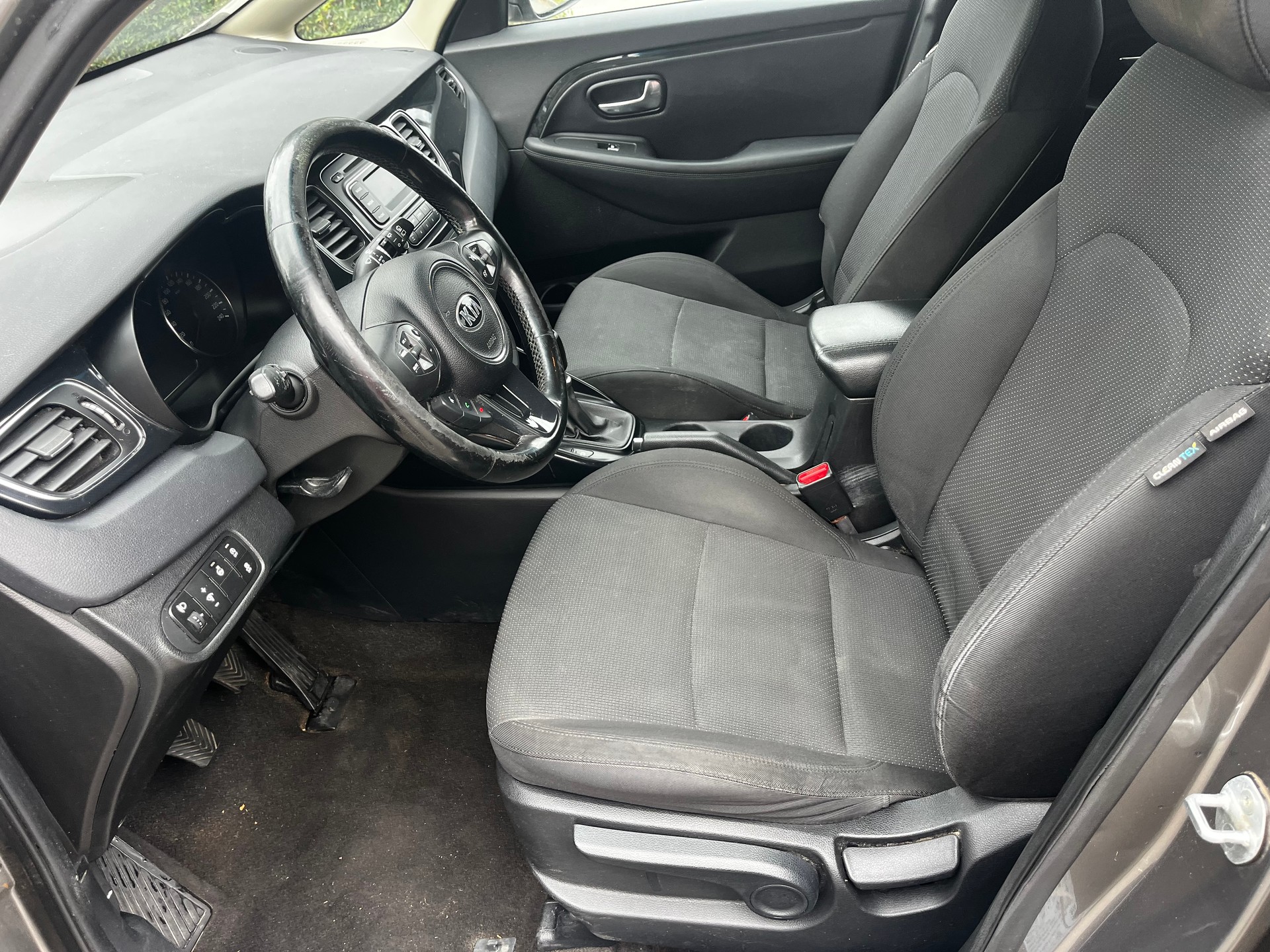 KIA Carens 1.7 CRDi Style-image-9