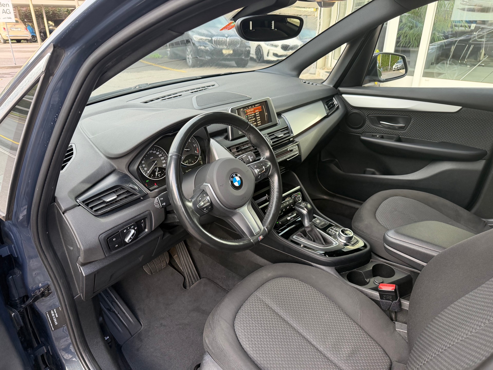 BMW 218d xDrive Active Tourer Sport Line Steptronic-image-7