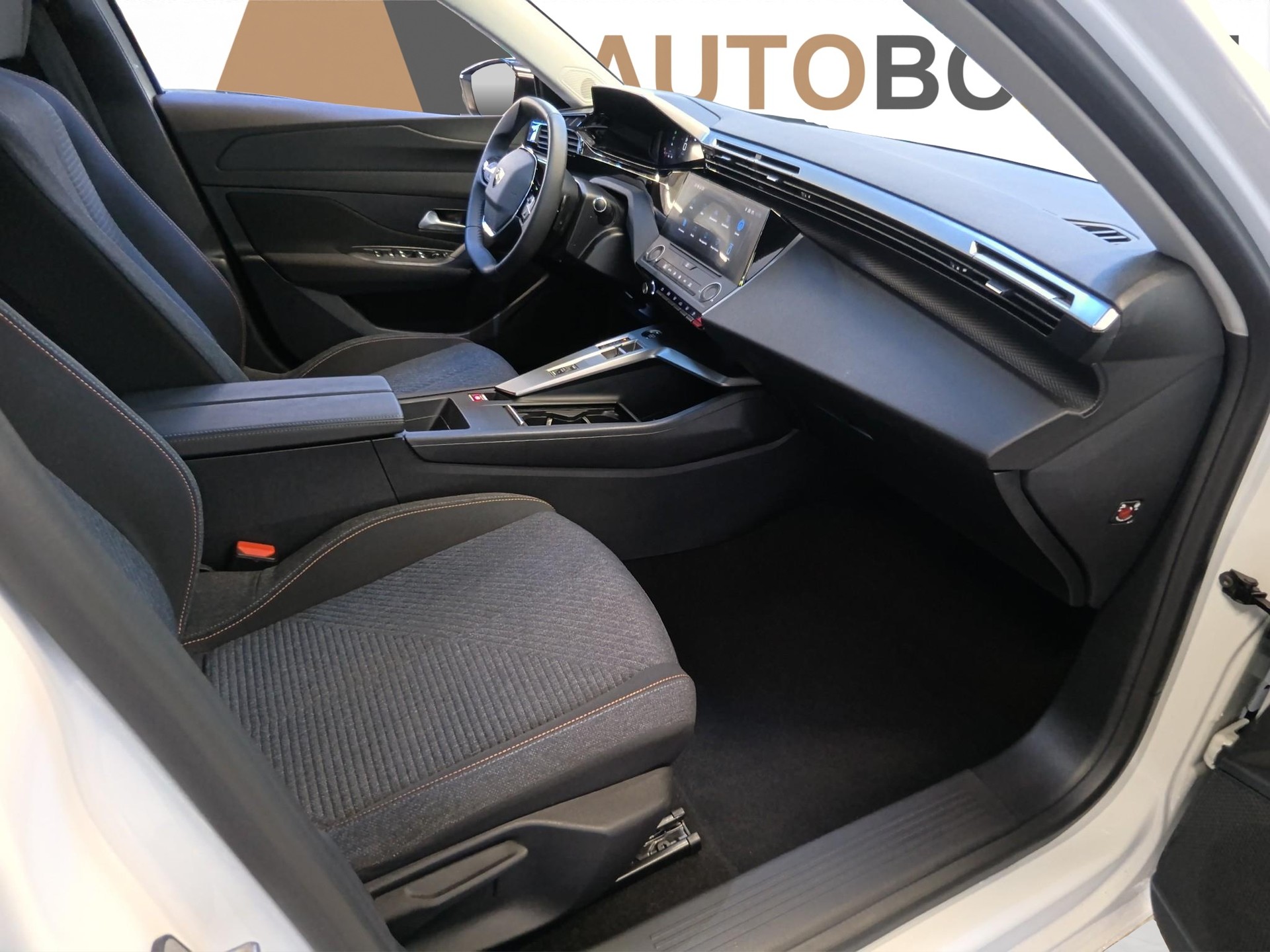 PEUGEOT 308 SW 1.2 Hybrid Style-image-7