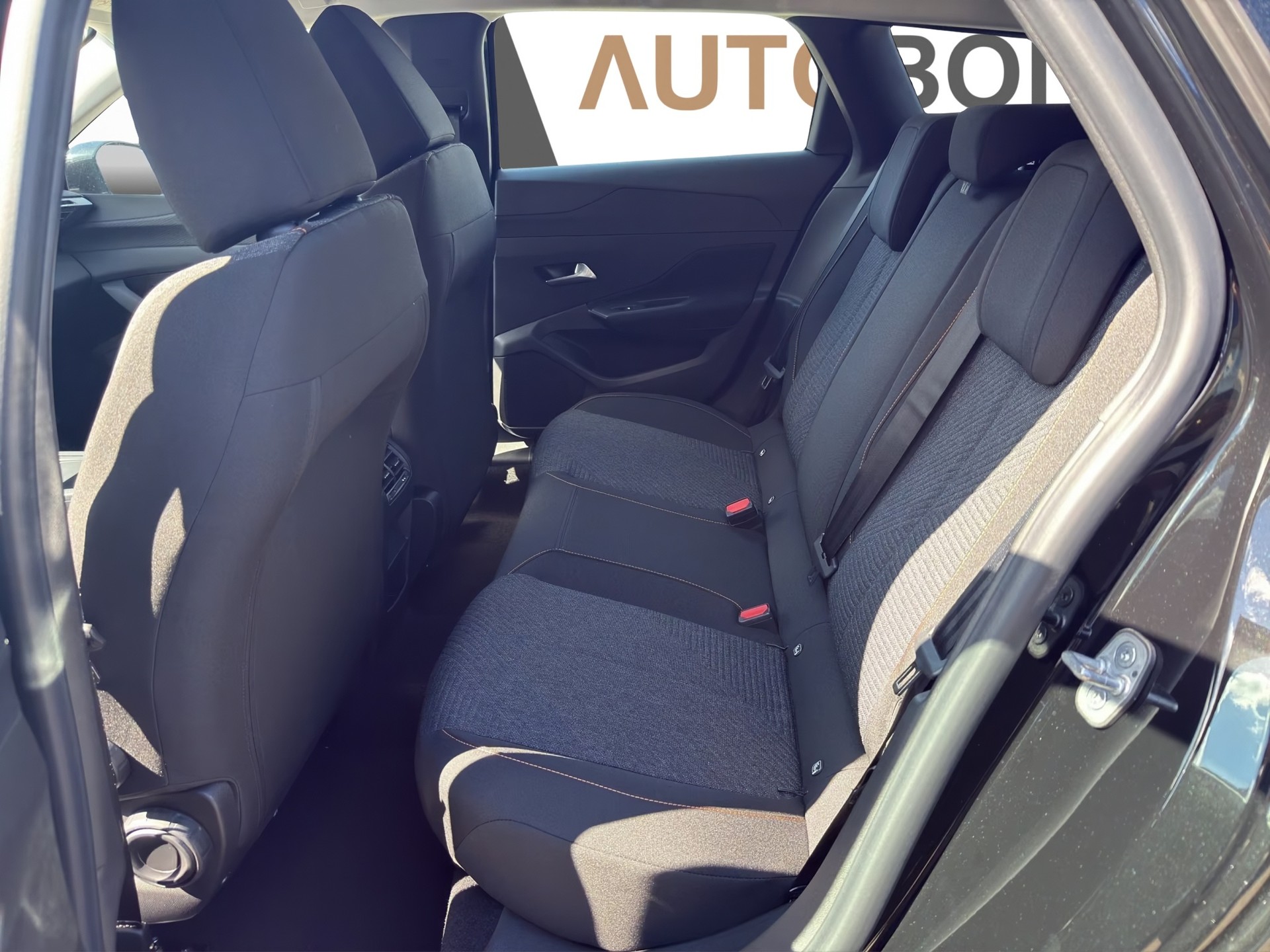 PEUGEOT 308 SW 1.2 Hybrid Style-image-19