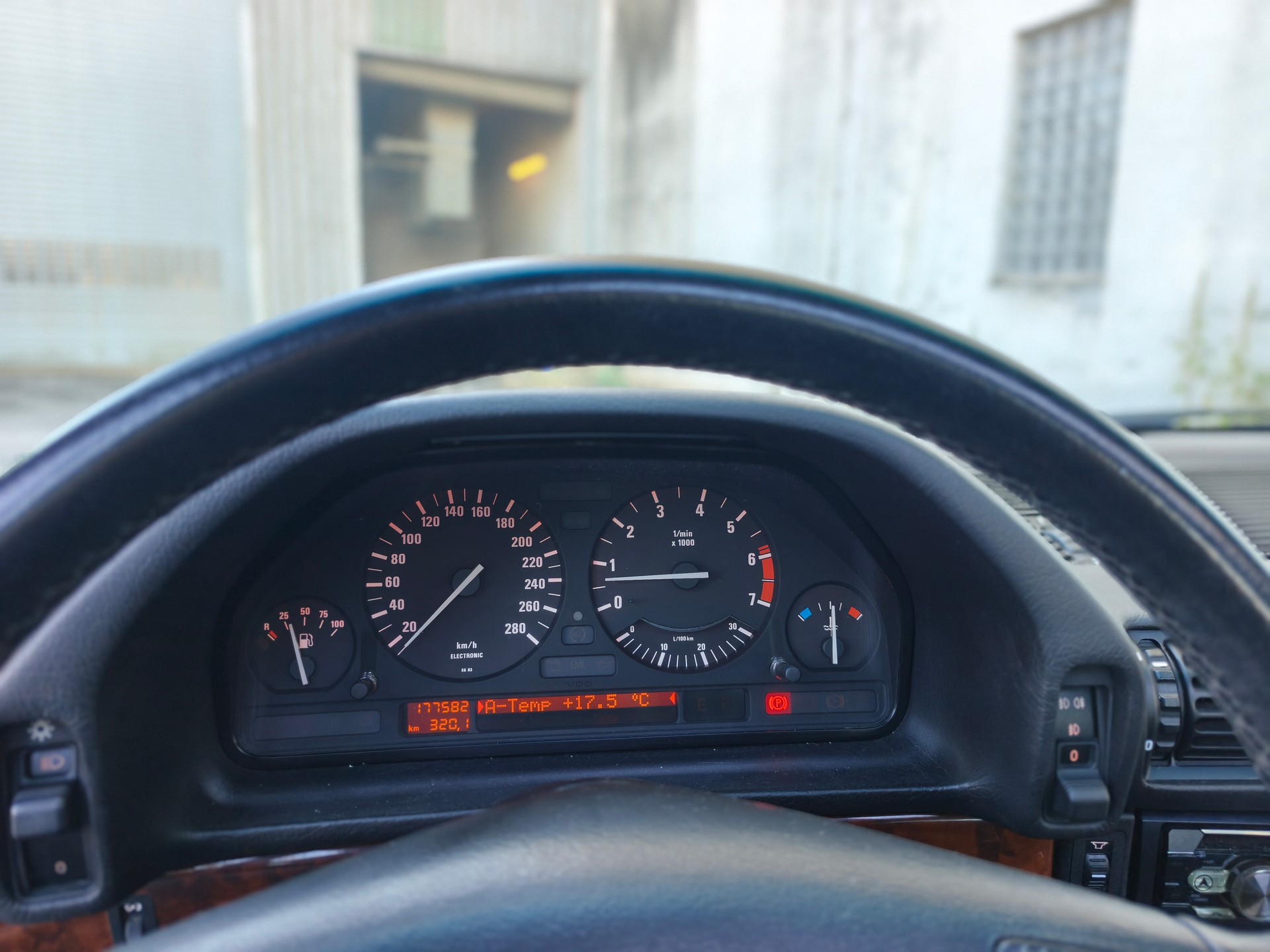 BMW 750i V12 1ère main-image-9
