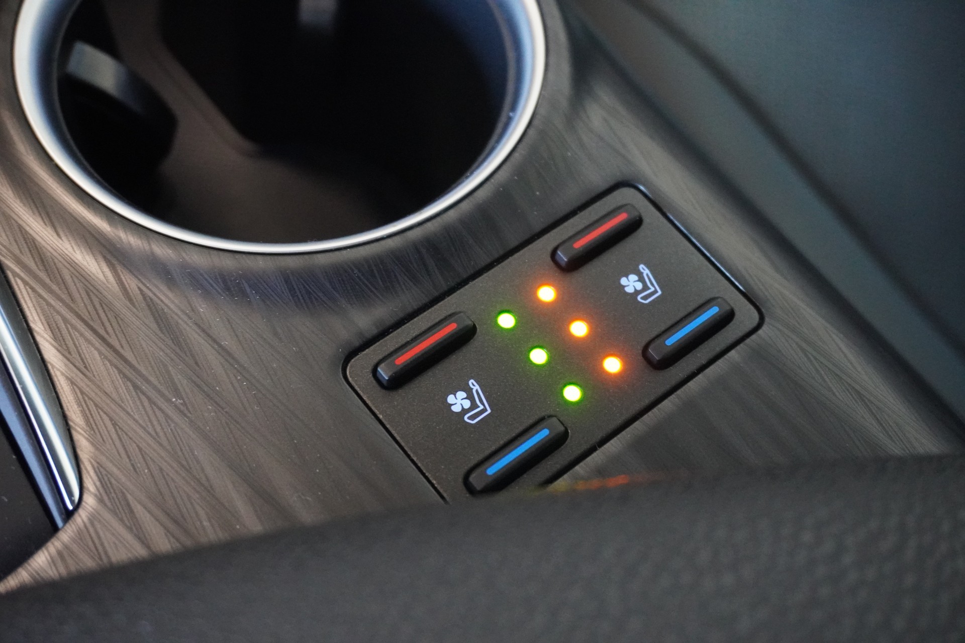 TOYOTA Camry 2.5 HSD e-CVT Premium-image-11