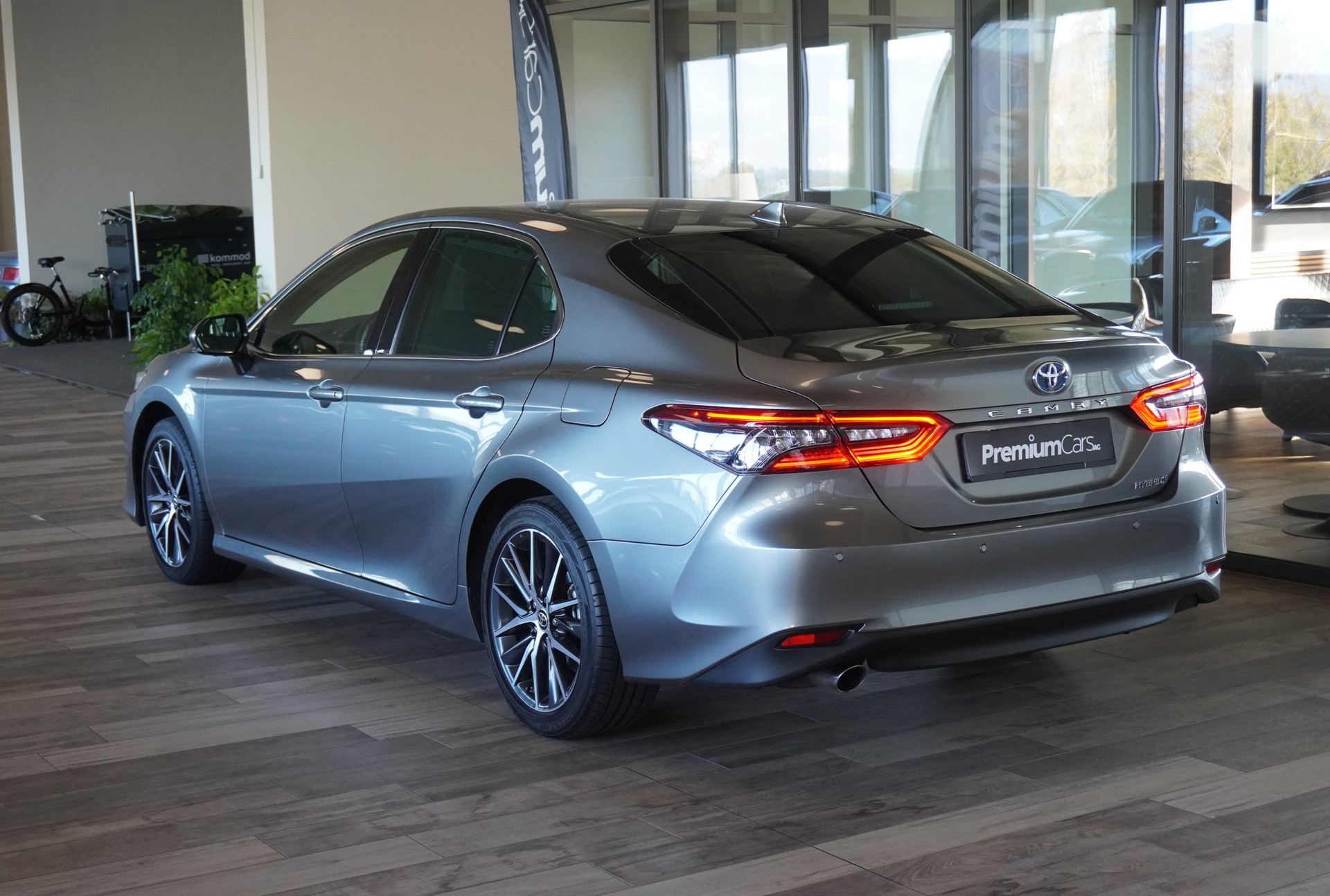 TOYOTA Camry 2.5 HSD e-CVT Premium-image-6