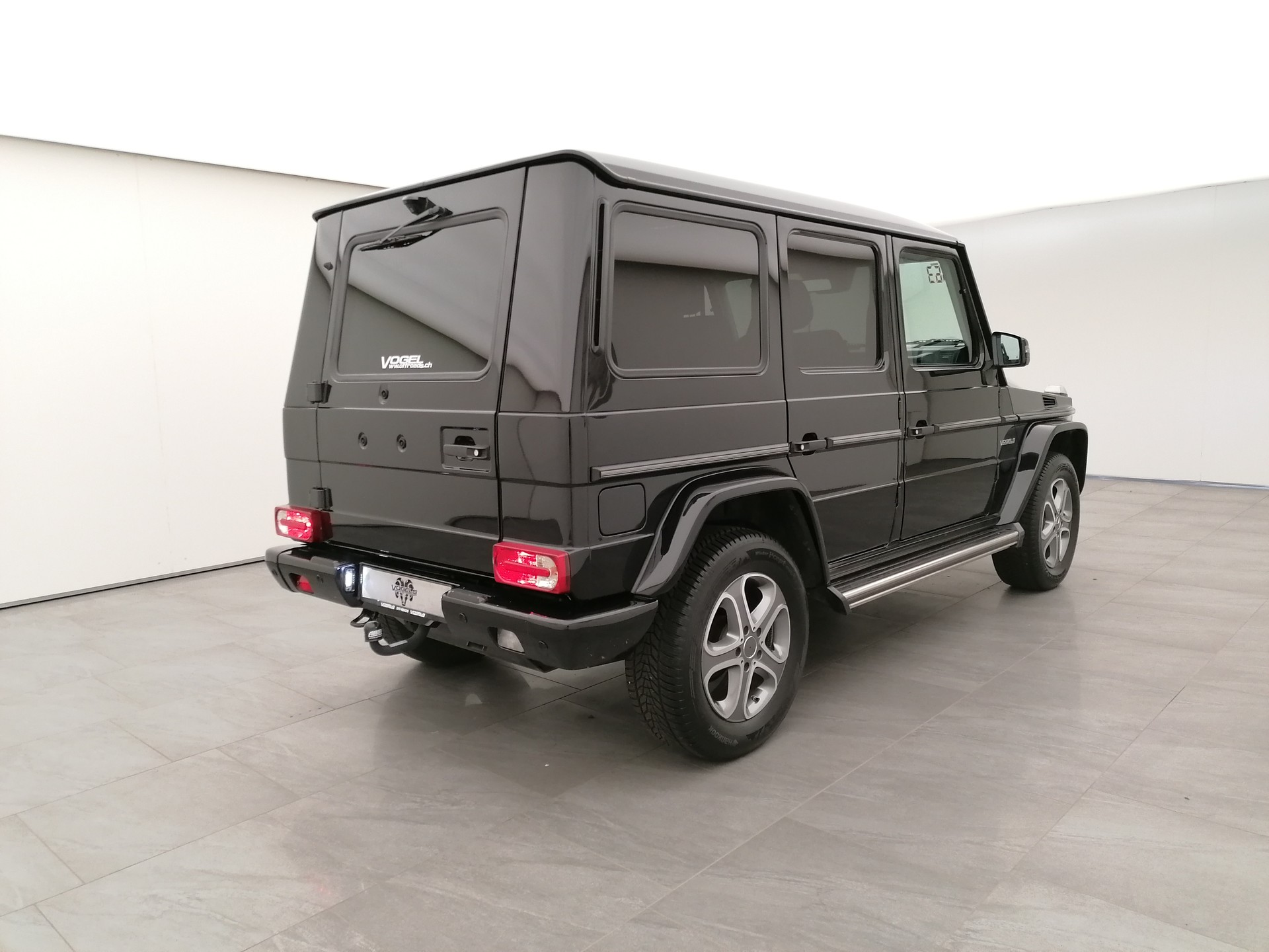 MERCEDES-BENZ G350 Bluetec 7G-Tronic-showroom-element-3